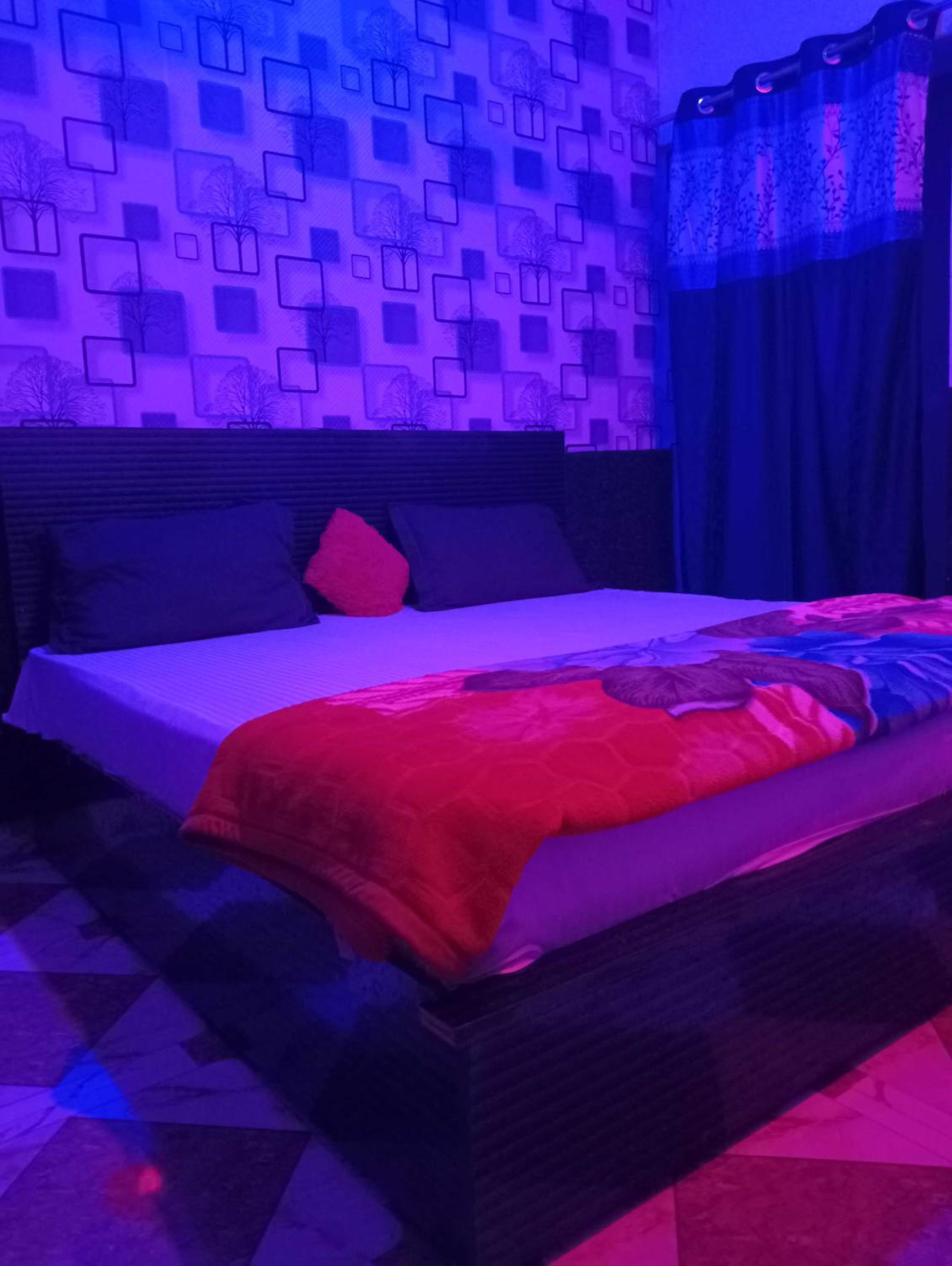 OYO Hotel Rosewood view 5