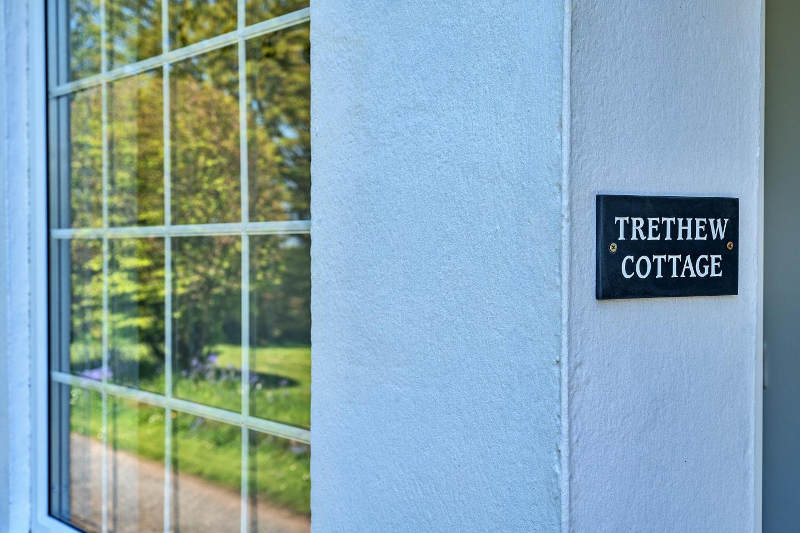 Finest Retreats - Trethew Cottage view 2