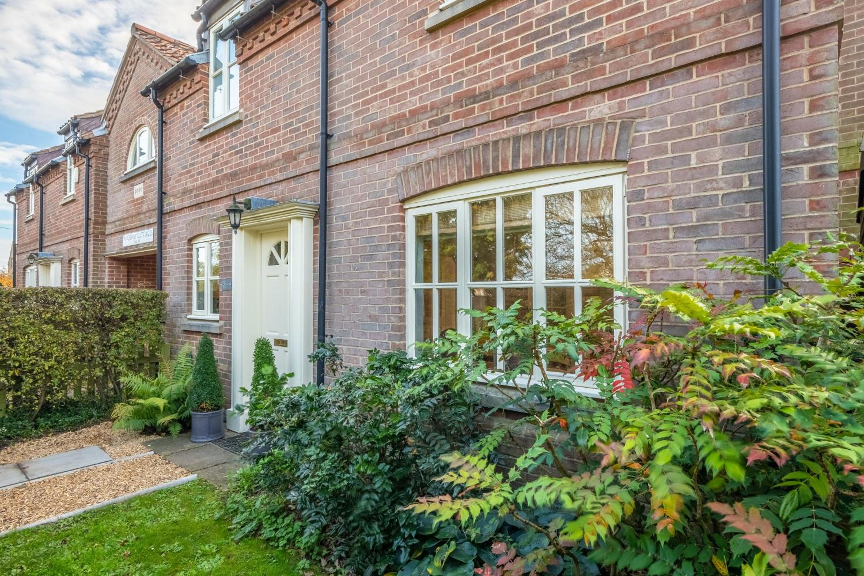 Mahonia Cottage