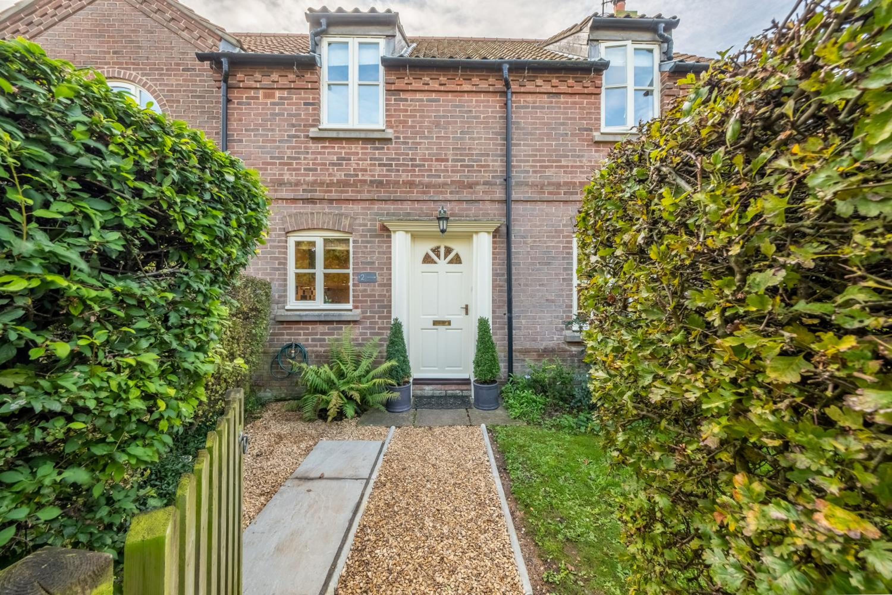 Mahonia Cottage