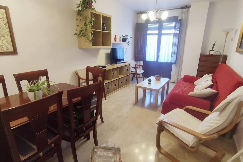 4 balconies house, central and near the Alhambra