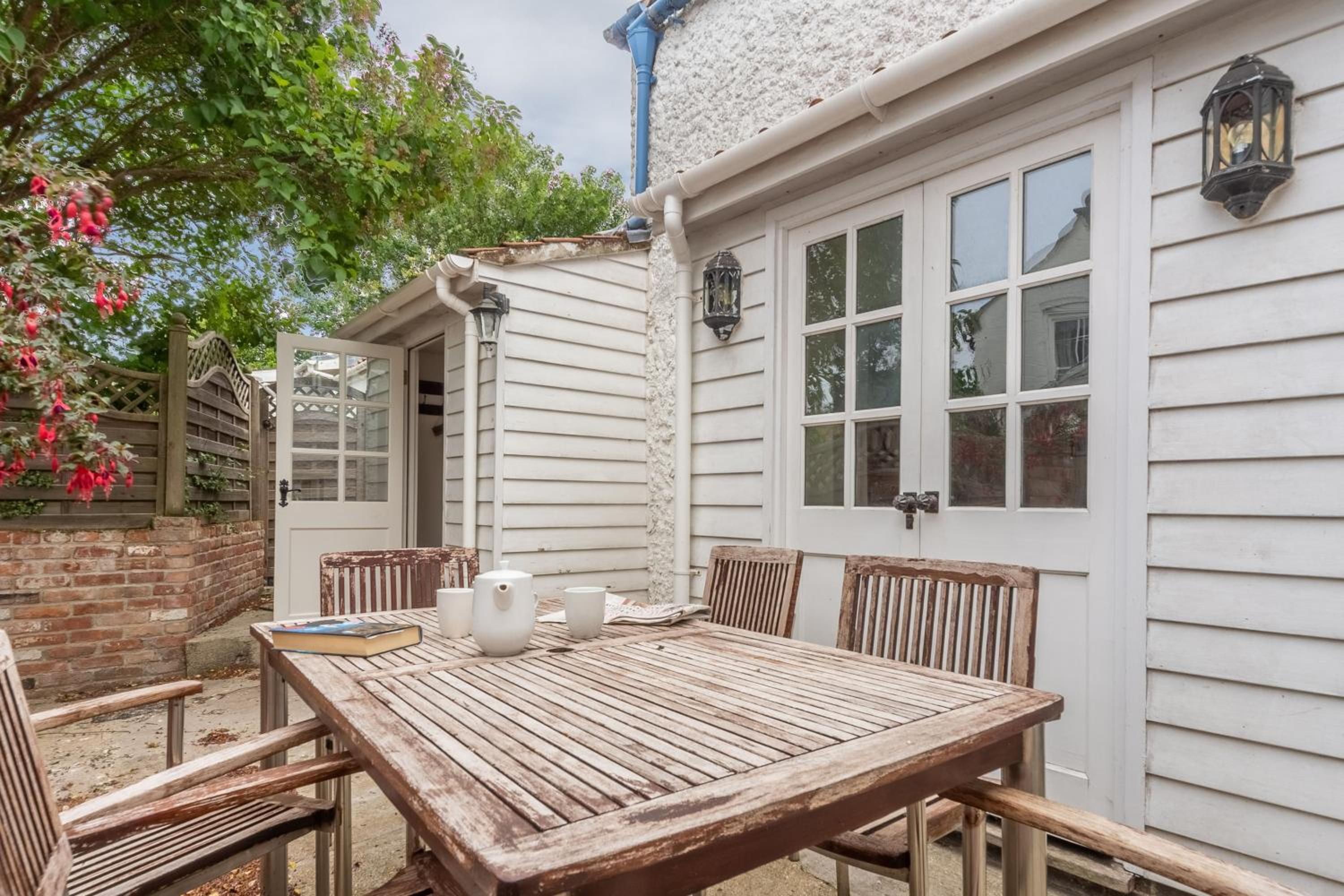 Algerine Cottage