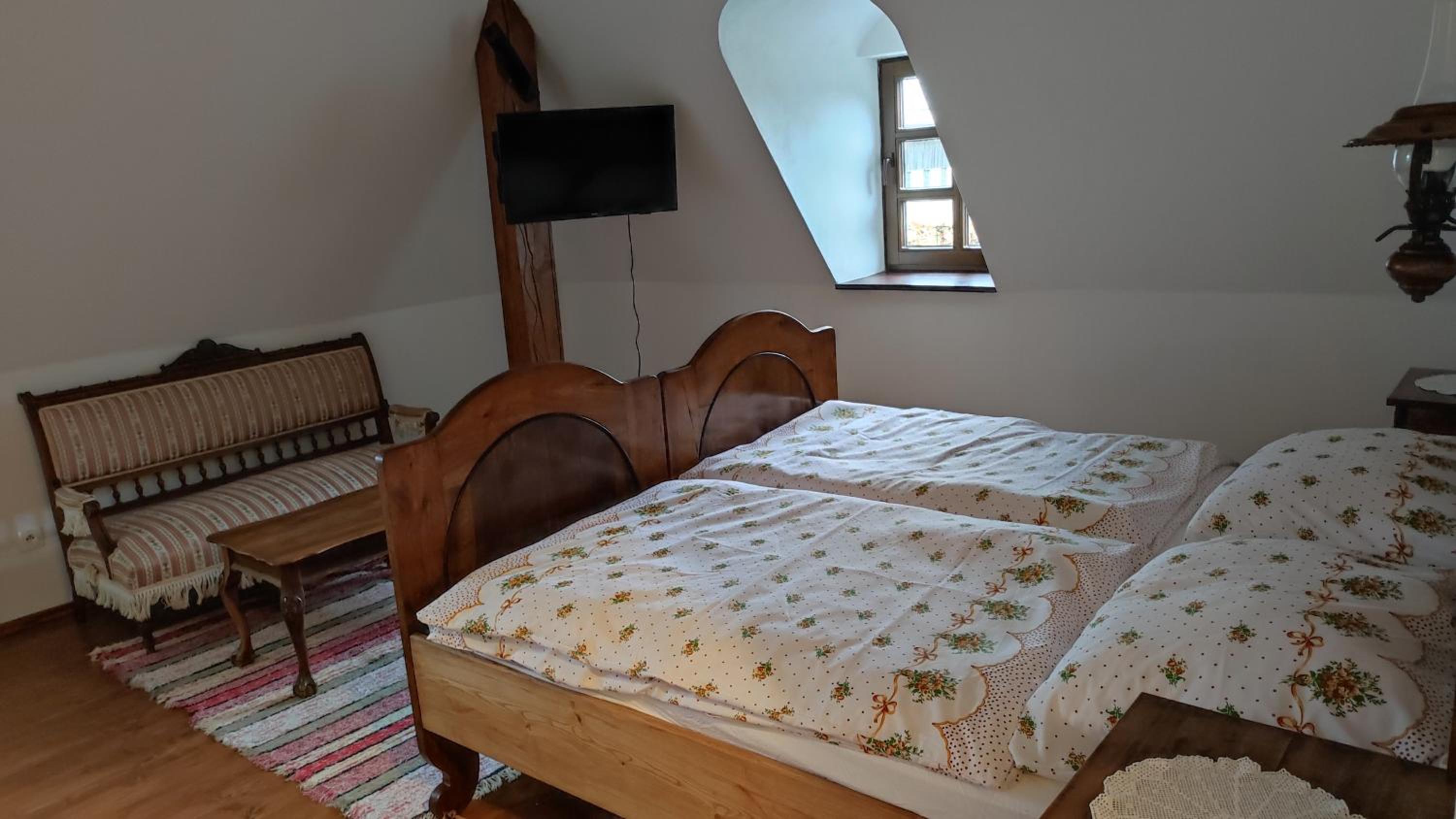 Kaštieľ Košťany