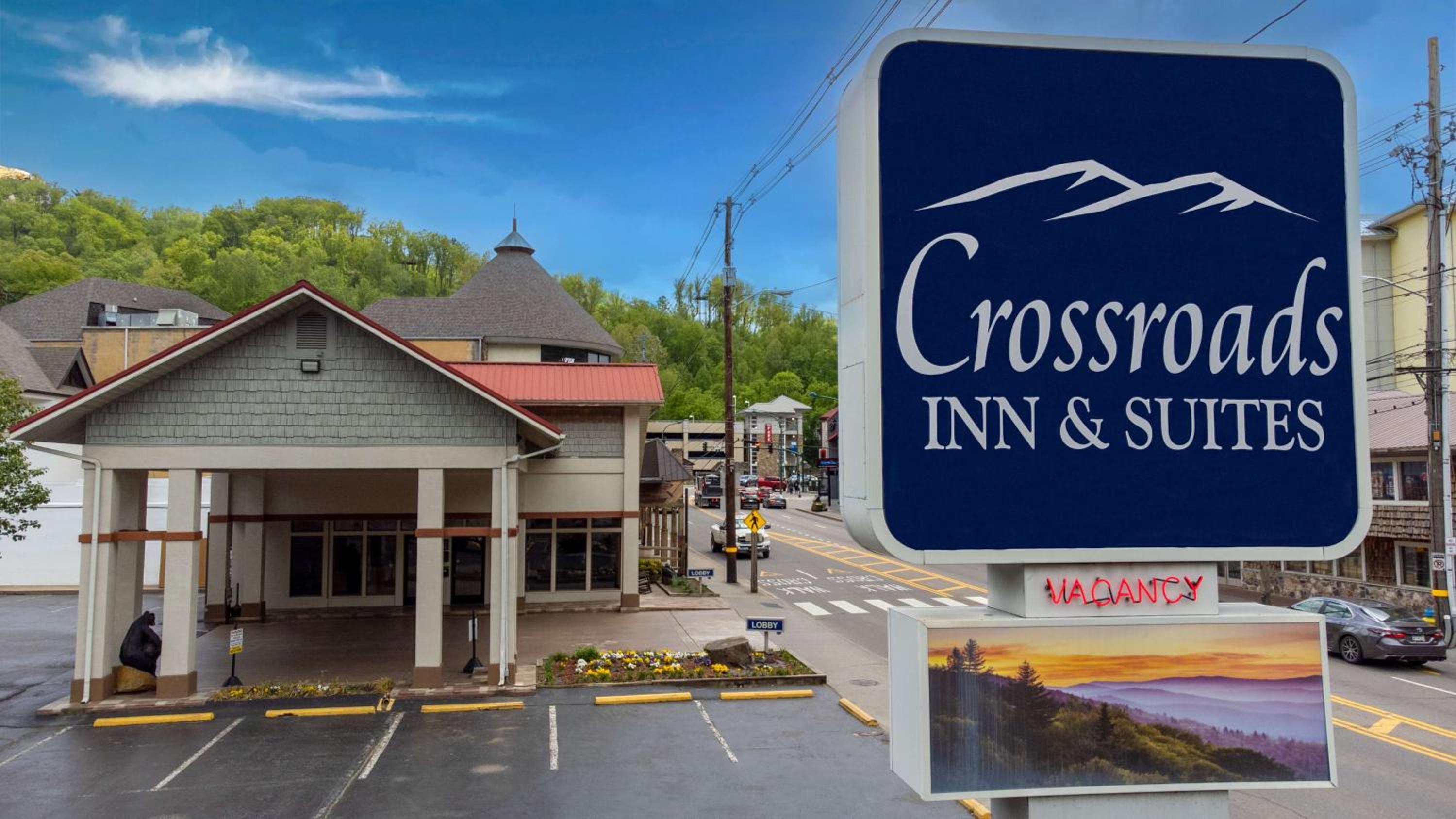 Hotel Crossroads Inn & Suites