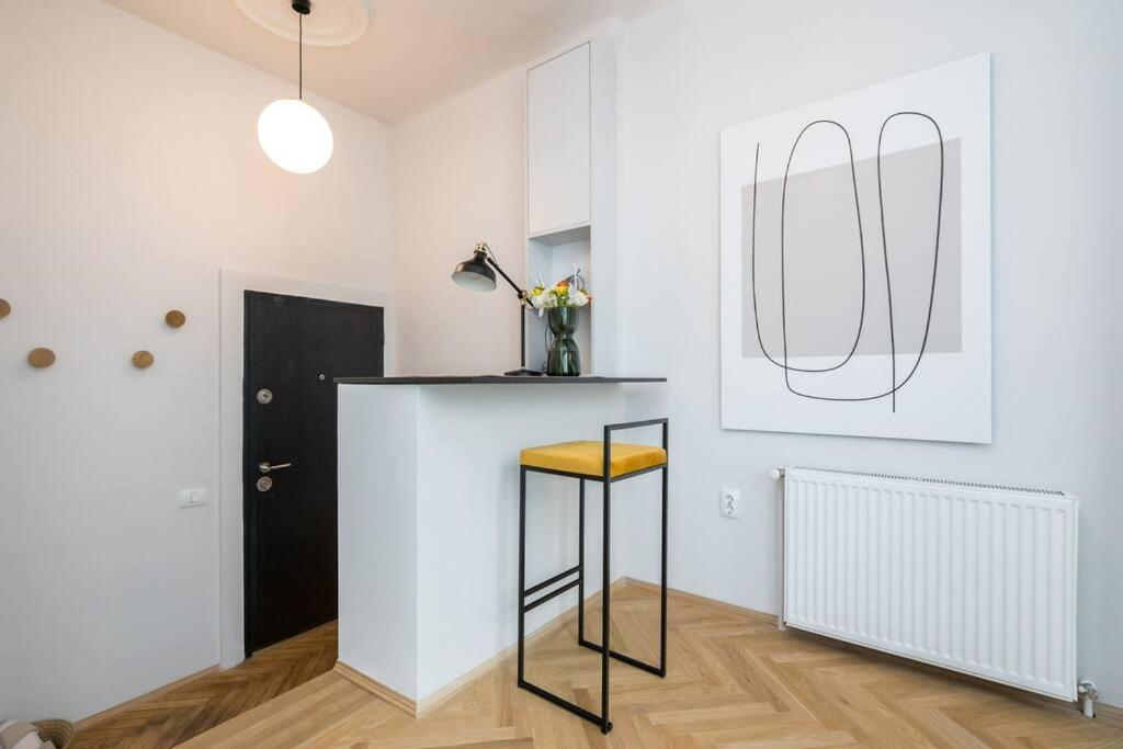 Stylish & Charming Apartment - City Center view 2