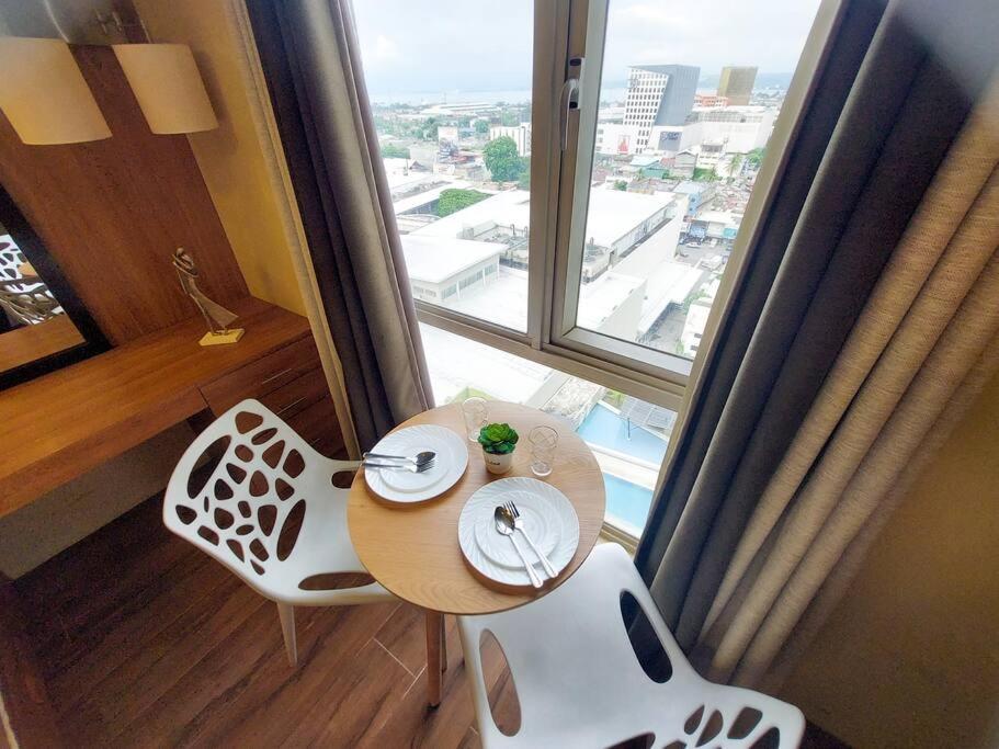 Centrio Tower w/ Netflix + WiFi view 3