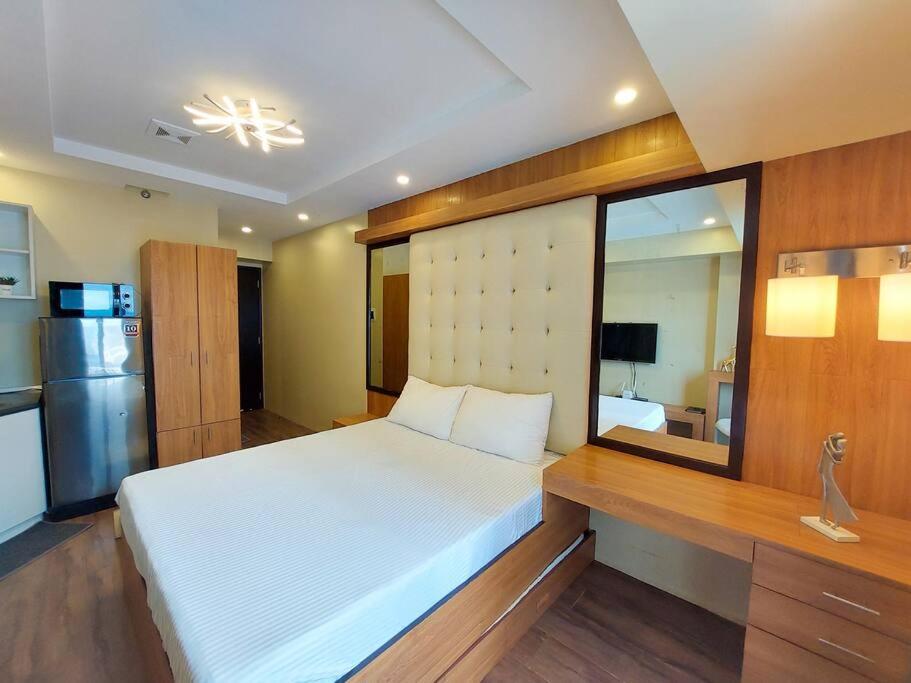 Centrio Tower w/ Netflix + WiFi view 5