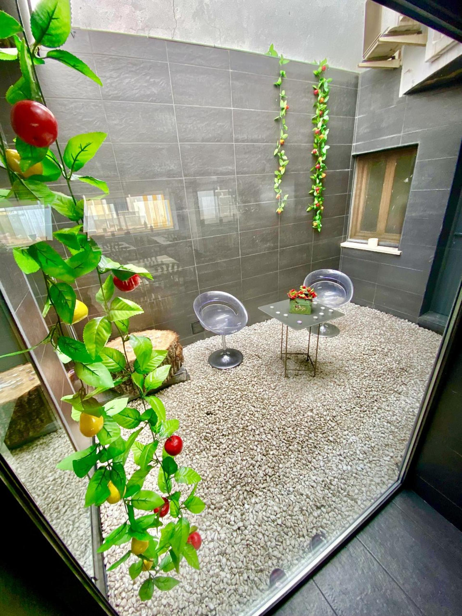 Hostal Nomadas by Gloove