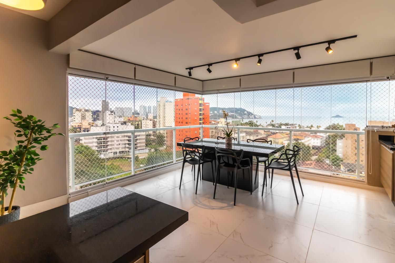 Apto Lazer de clube Praia da Enseada Guarujá