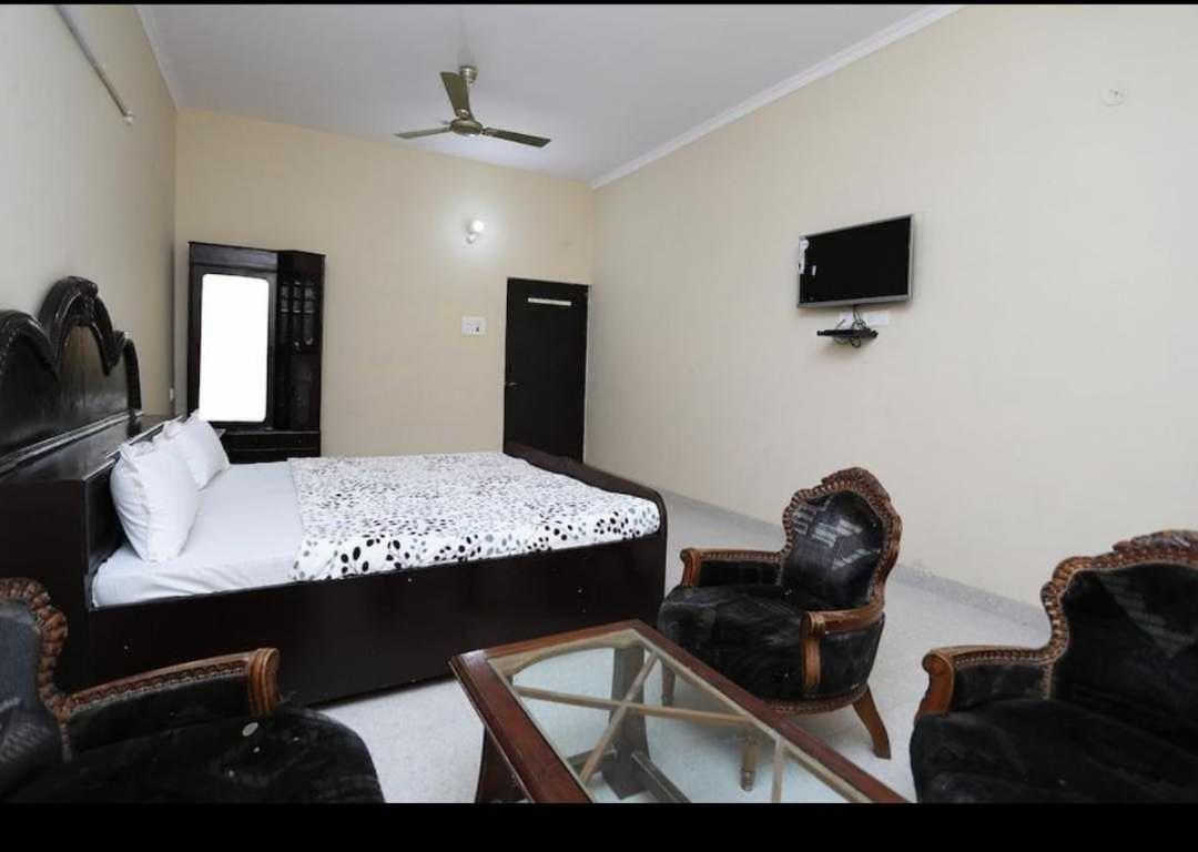 Hotel O POP Hotel Amrit Castle view 2