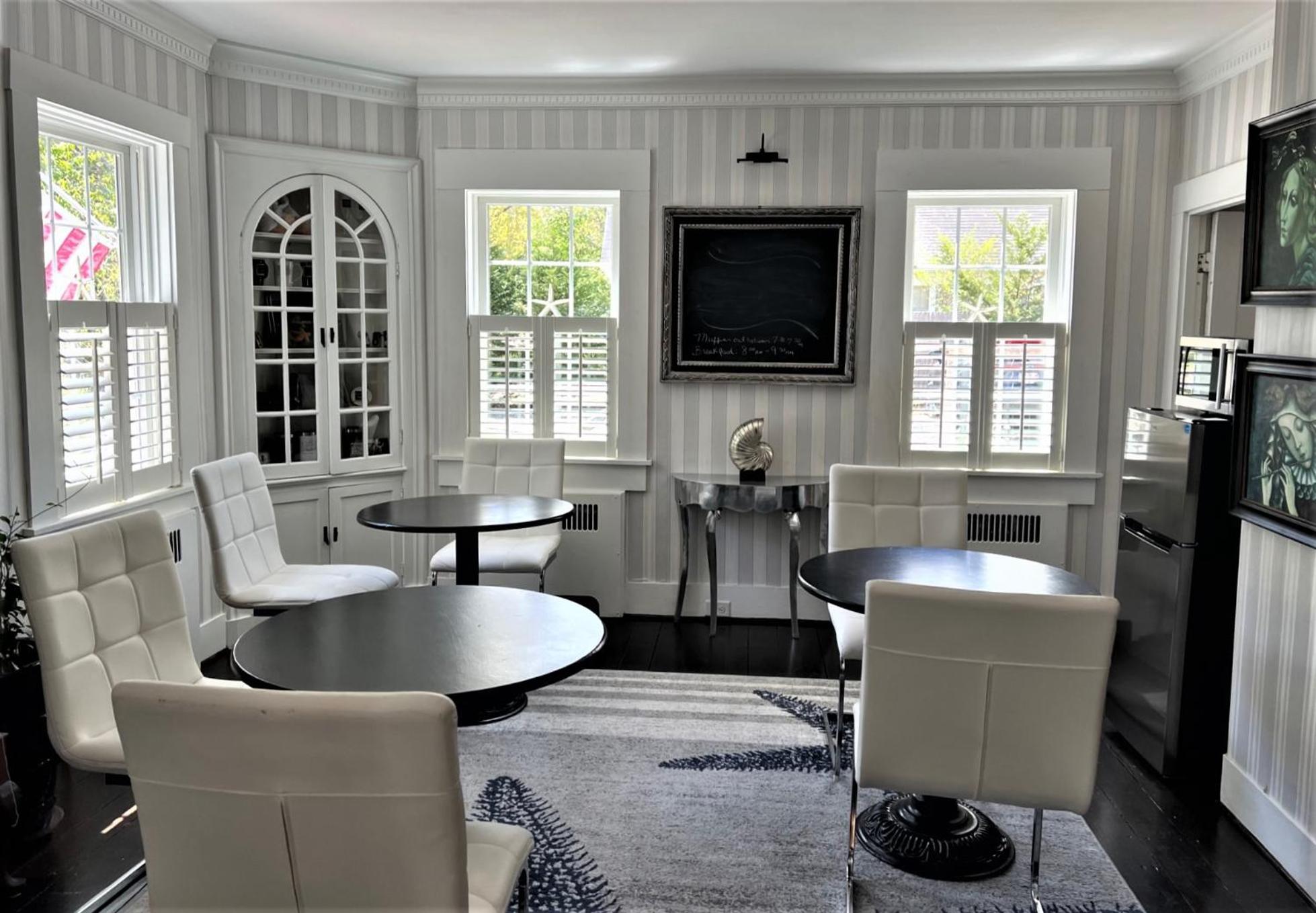 The Platinum Pebble Boutique Inn - Adults Only Property
