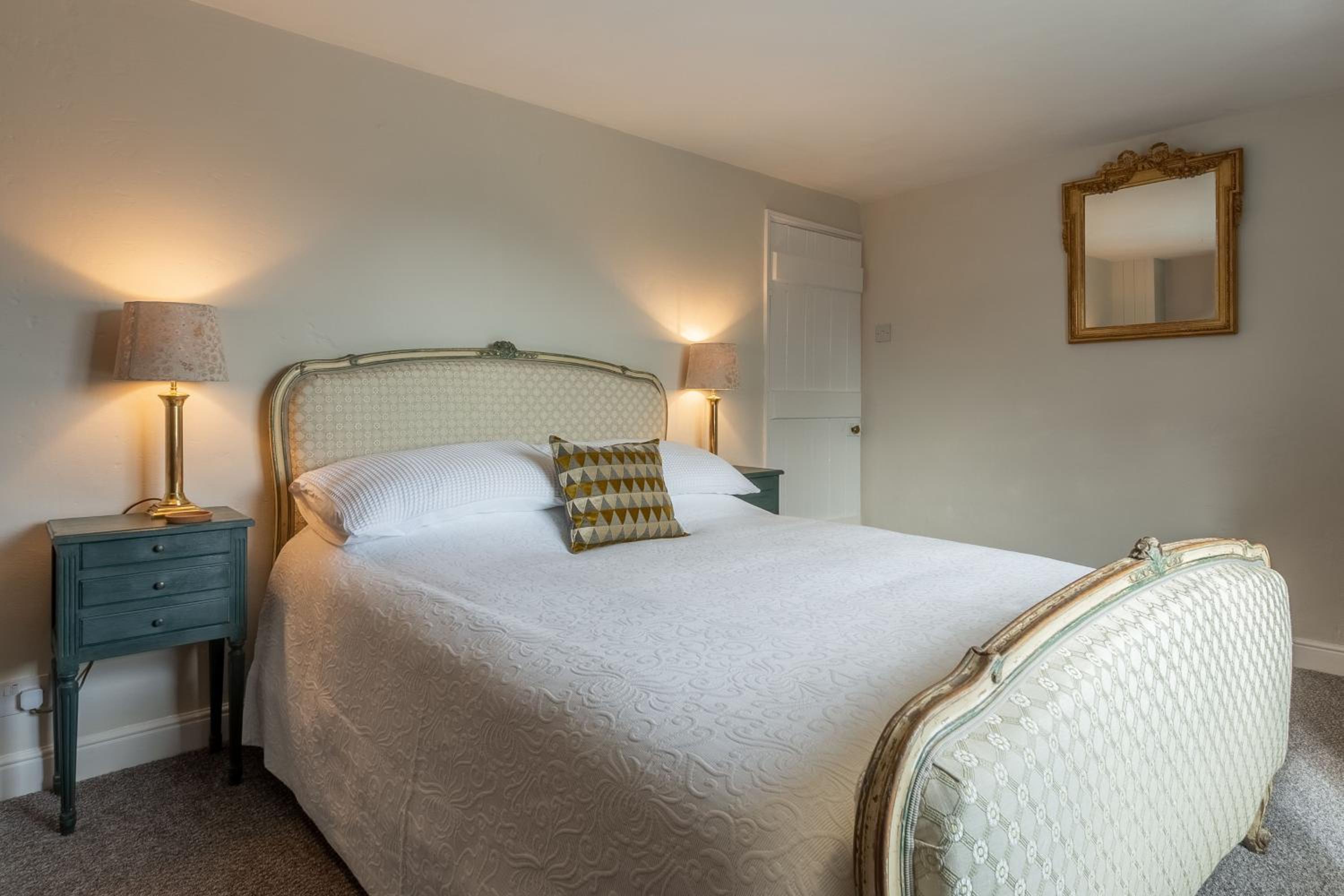 Pond Cottage E view 4
