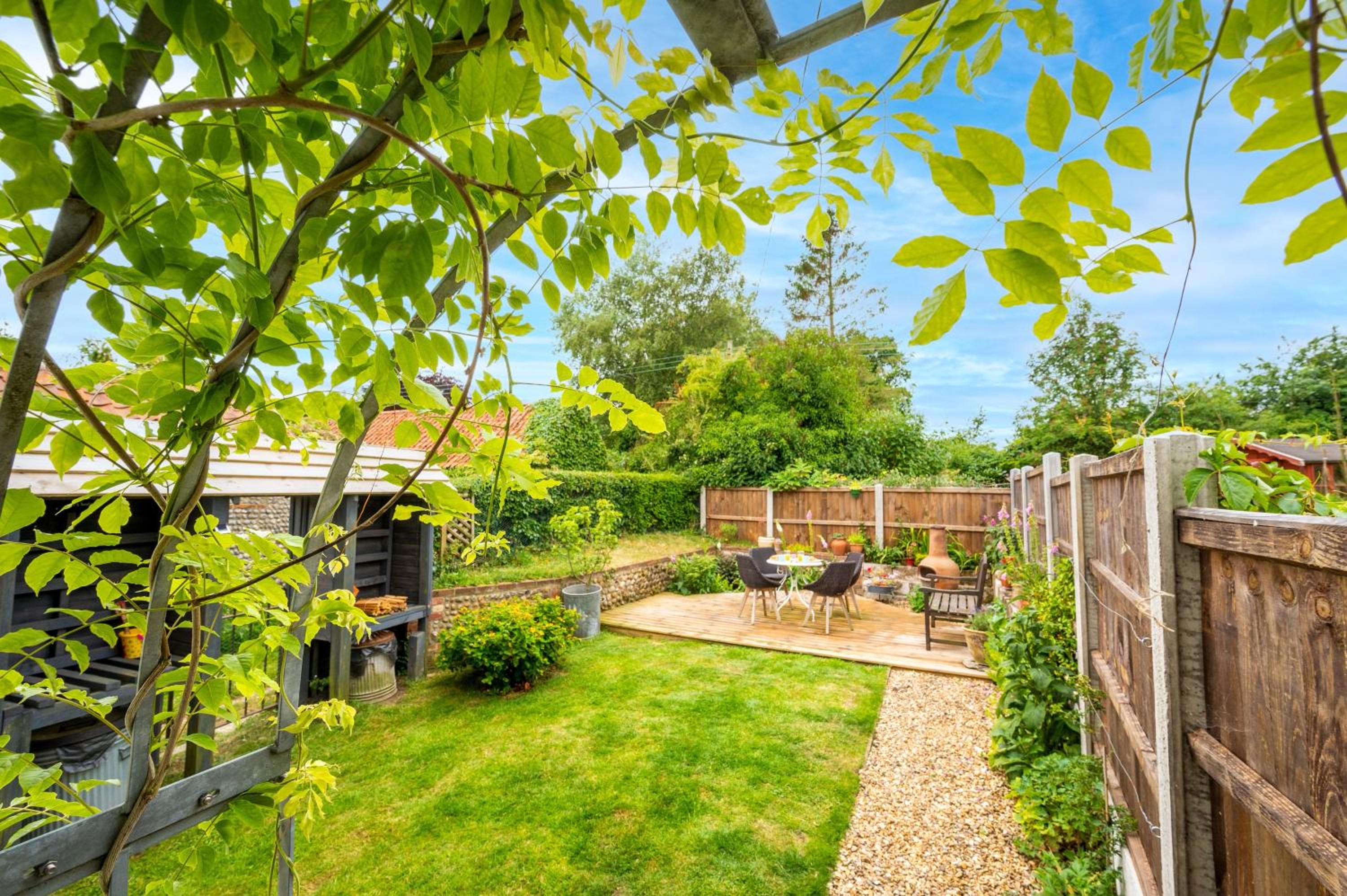 Pond Cottage E view 5