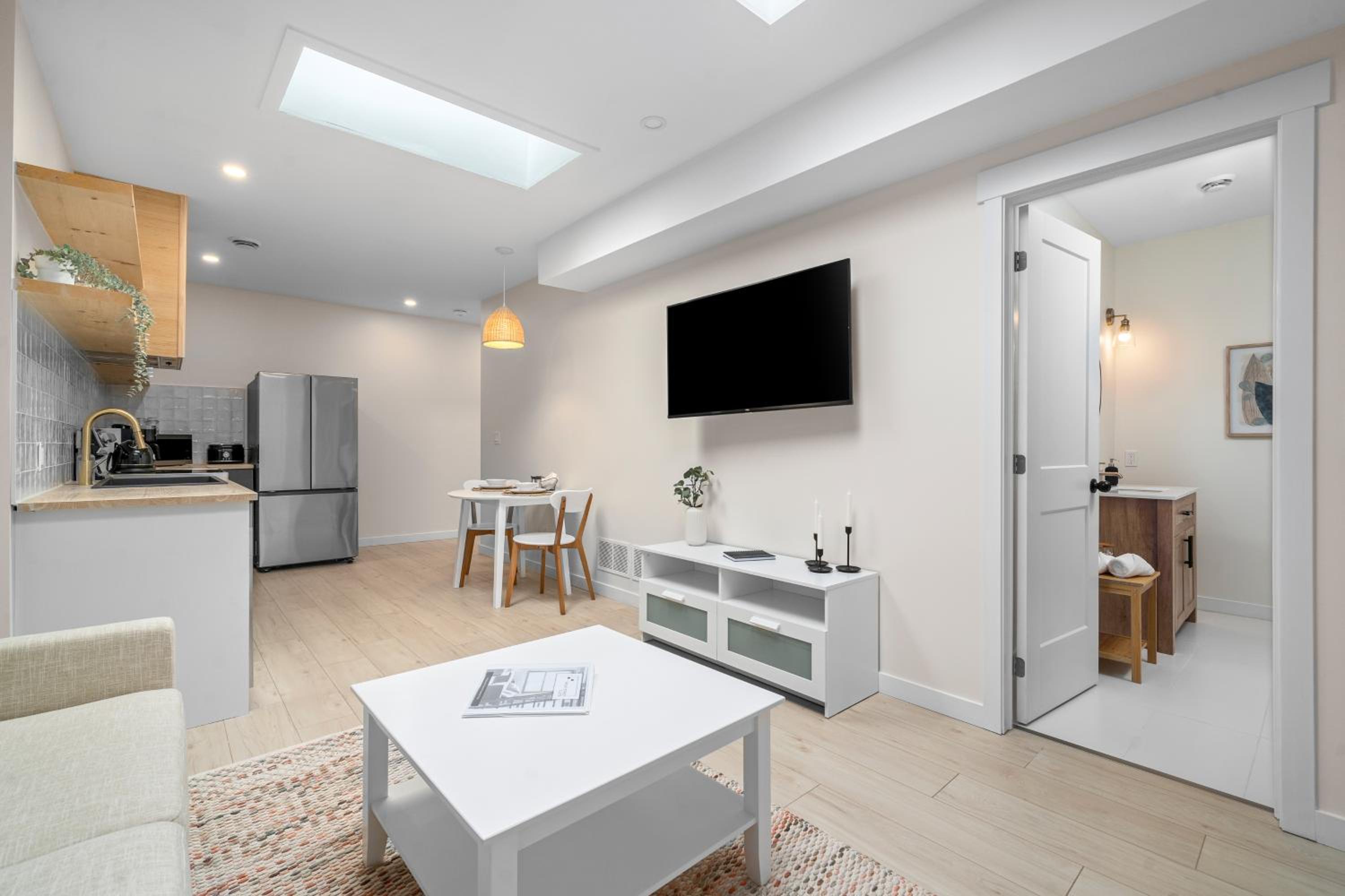 Belleville Vacations - The Olympia: Front Street Flats - Property Image 3