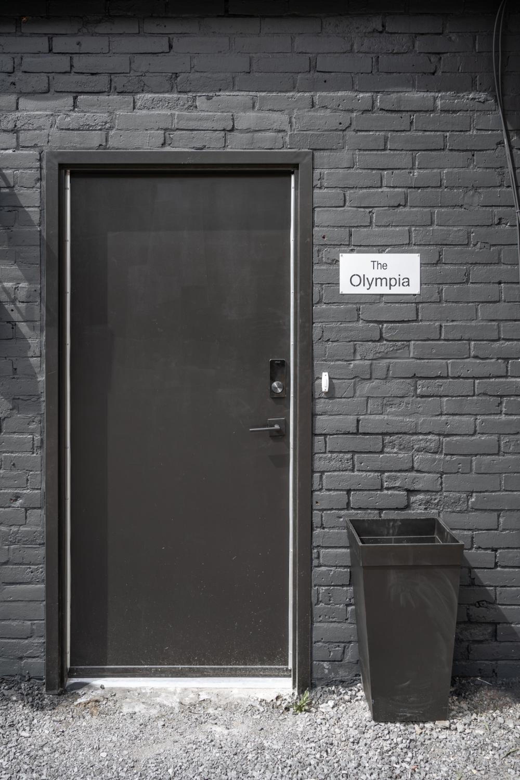 Belleville Vacations - The Olympia: Front Street Flats - Property Image 11