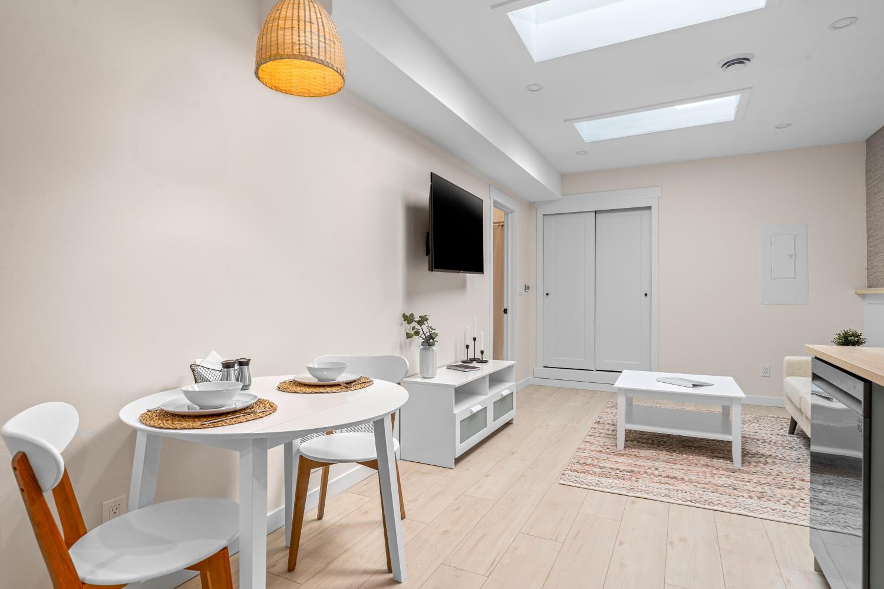 Belleville Vacations - The Olympia: Front Street Flats - Property Image 7