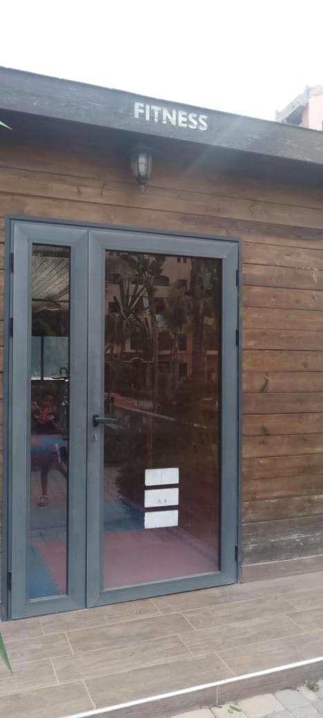 Luxury apartment with pool view 4