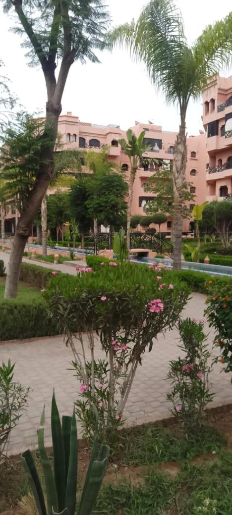 Luxury apartment with pool view 5