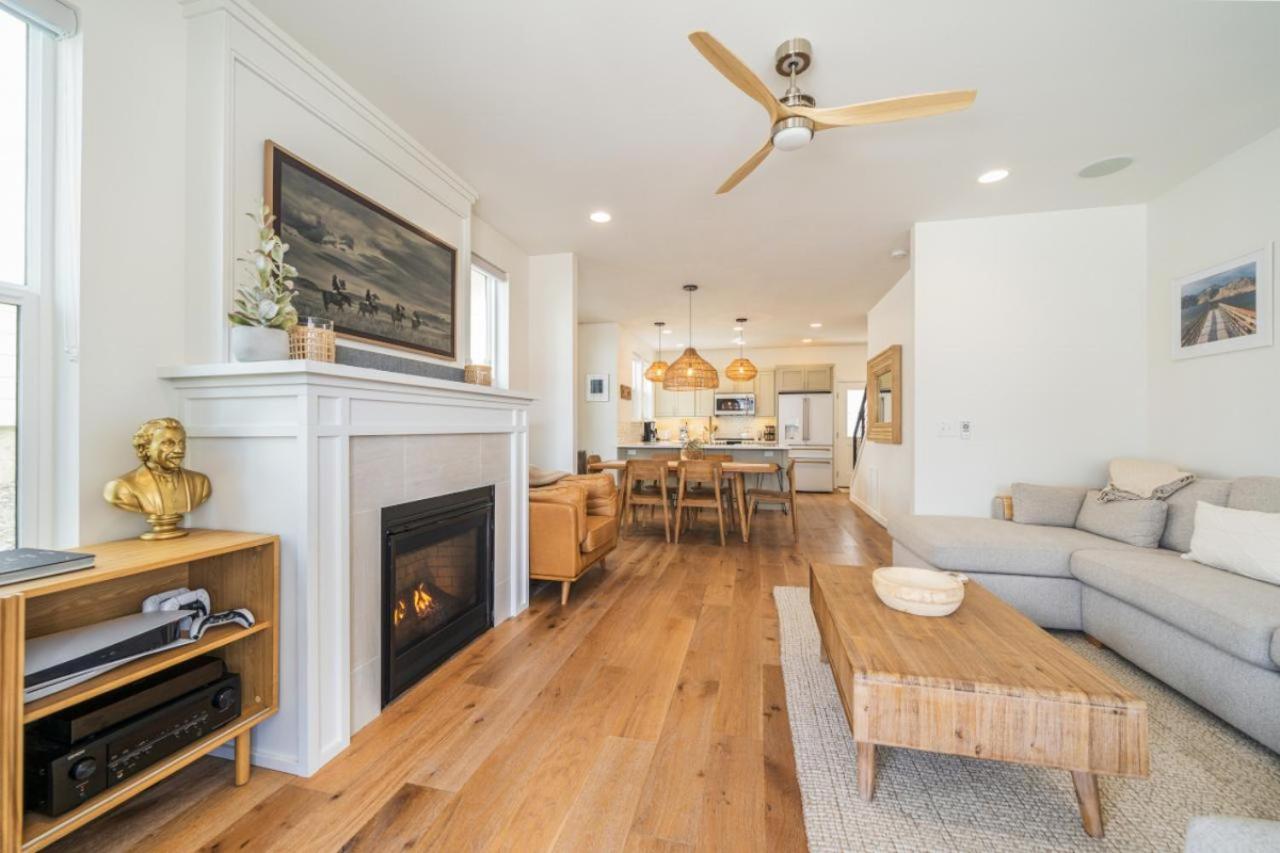 Dock Holiday with Carriage House #134