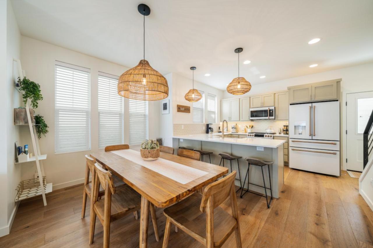 Dock Holiday with Carriage House #134