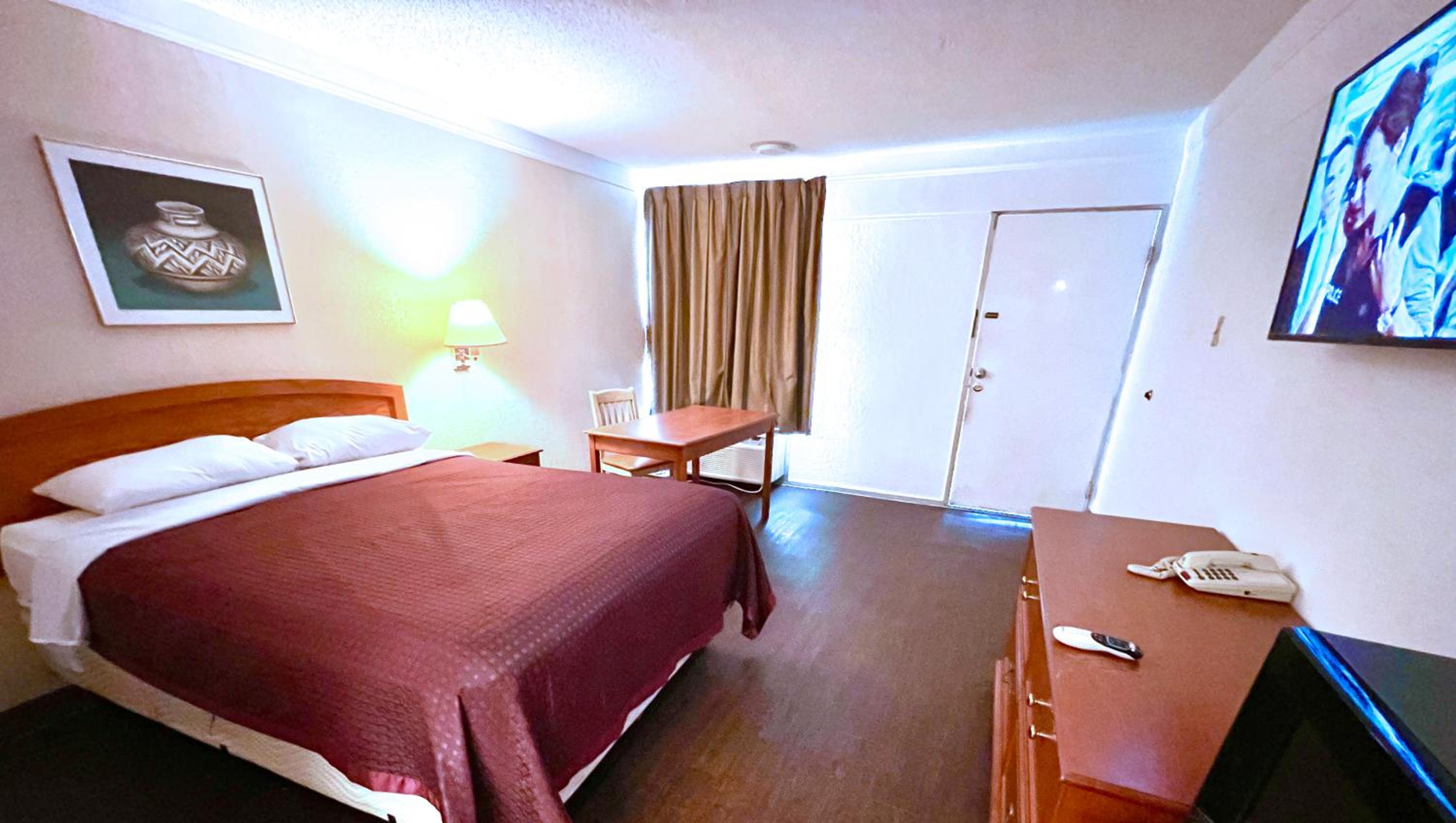 Hillsboro Vacations - Thunderbird Motel Hillsboro - Property Image 2