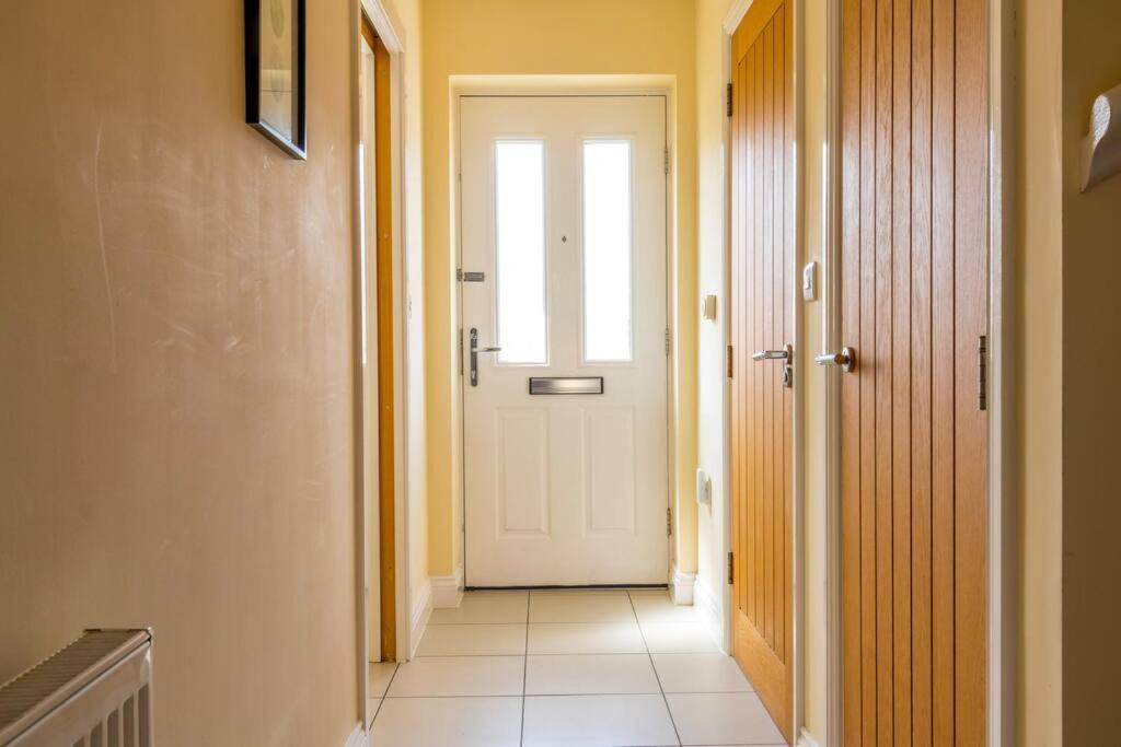 Lovely 3 Bed house, 8 people, with street parking! view 4