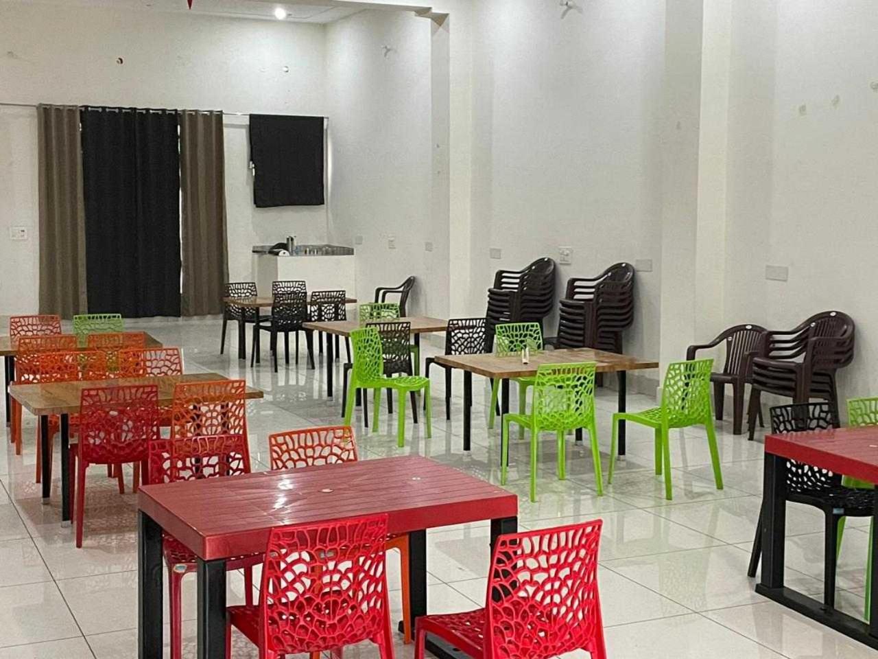 Food & Beverage
