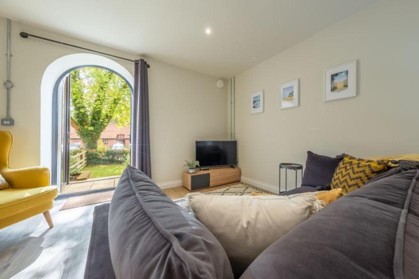 7 Swan Court view 2