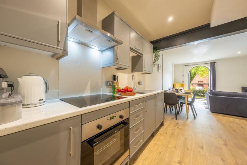 7 Swan Court view 3