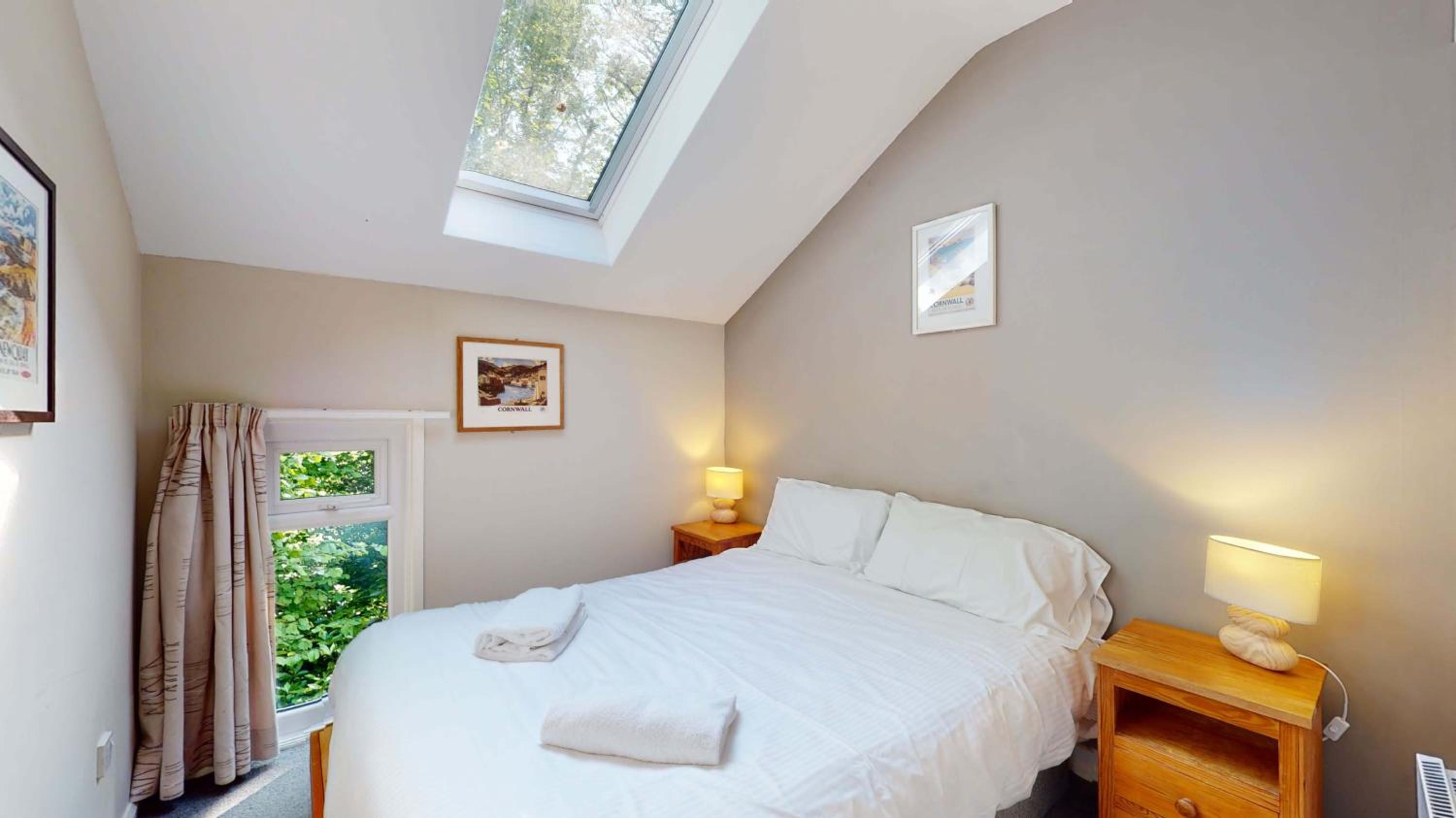 24 Strawberry Hill, Tolroy Manor view 3