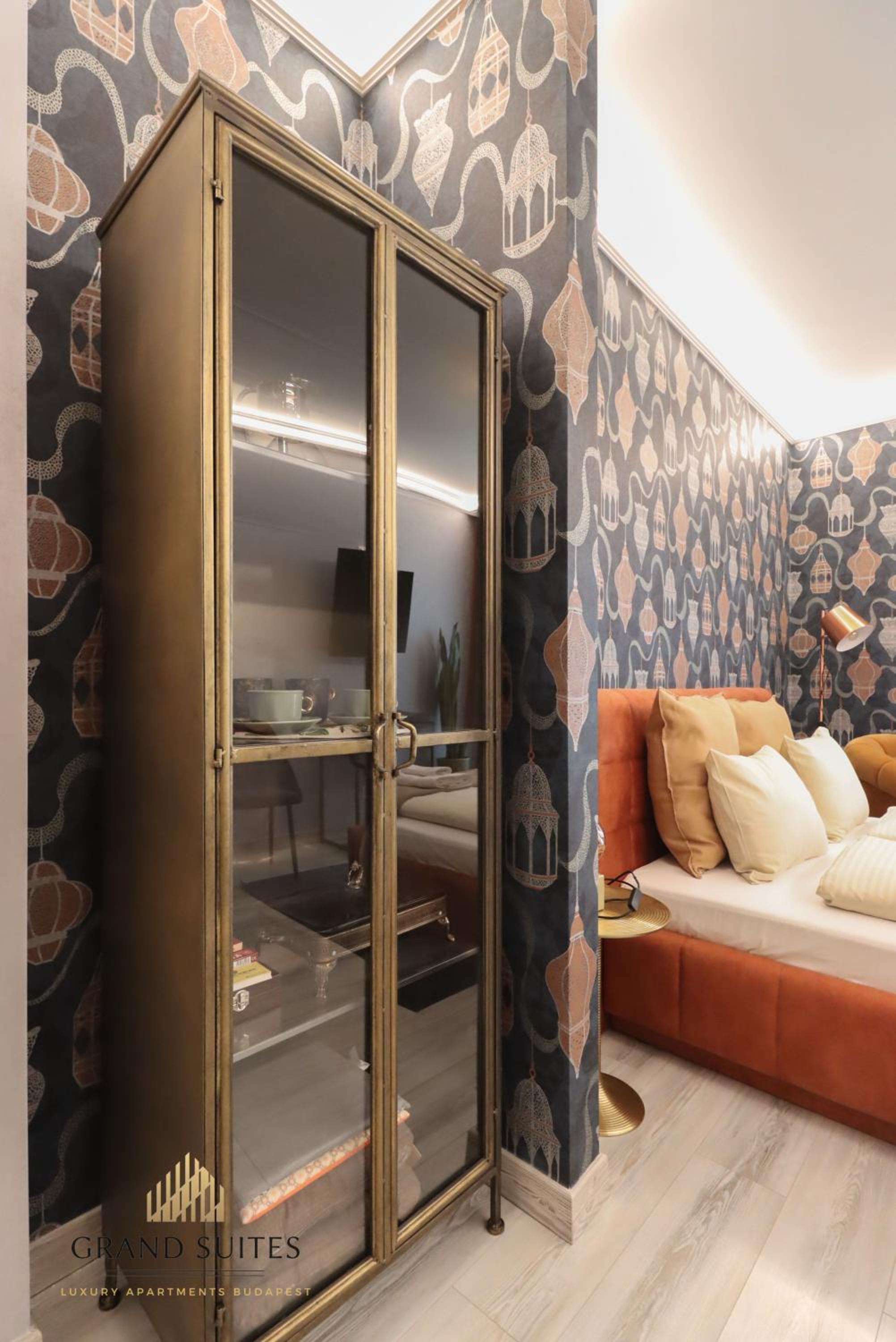 Grand Suites Central