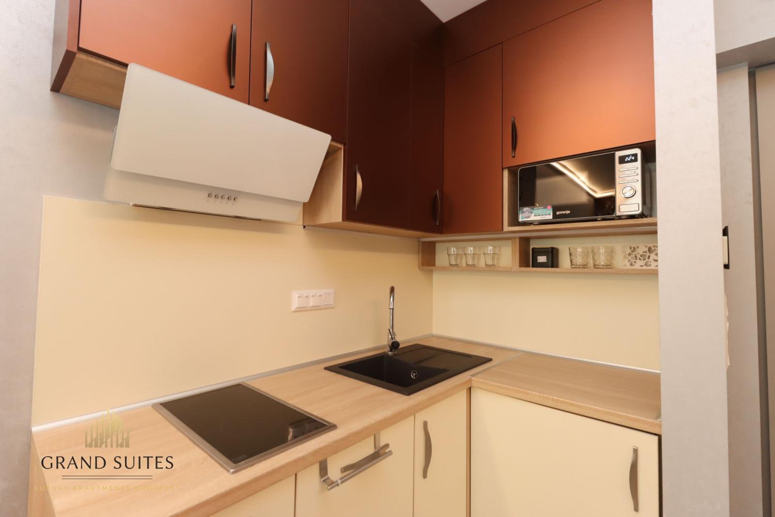 Grand Suites Central