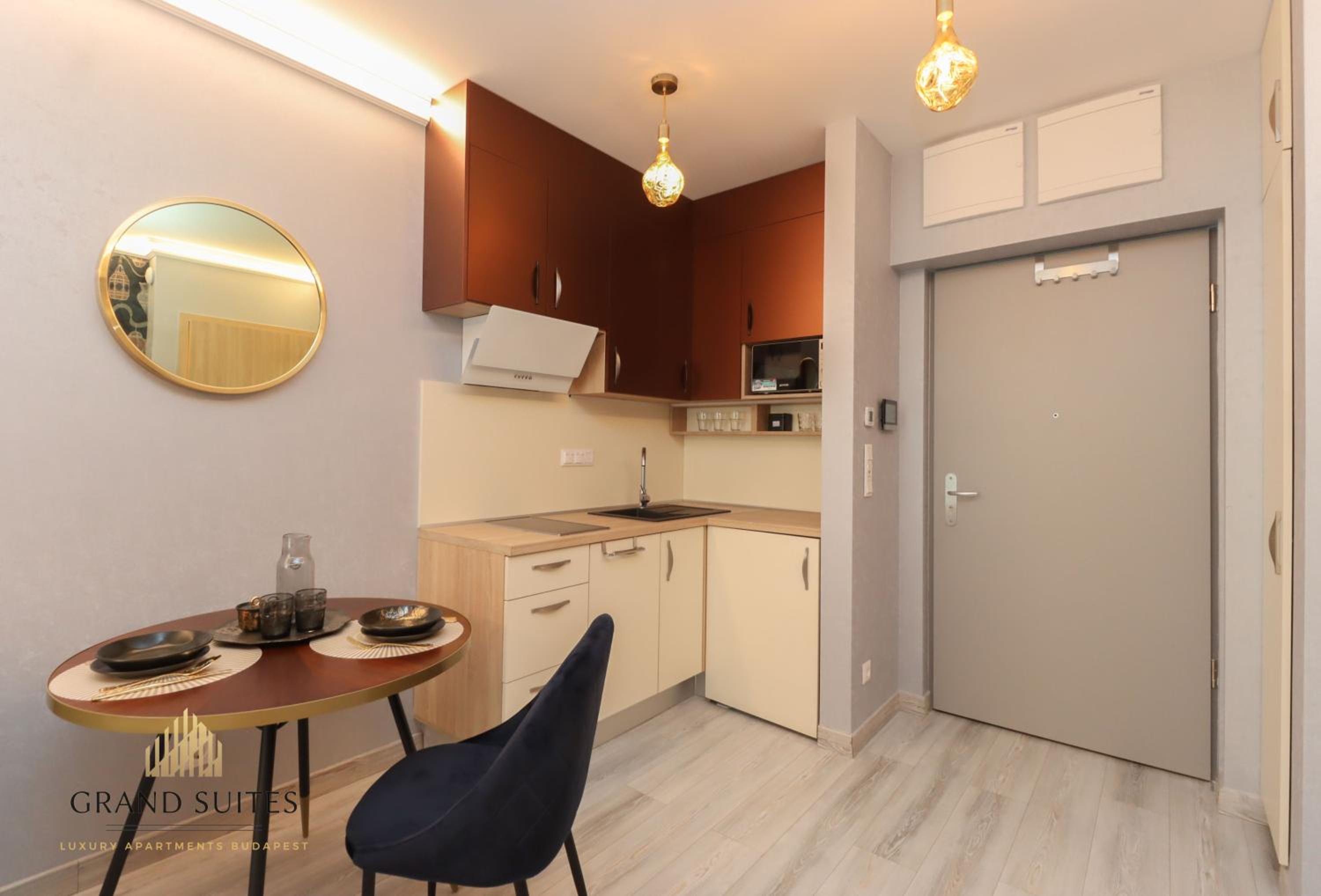 Grand Suites Central