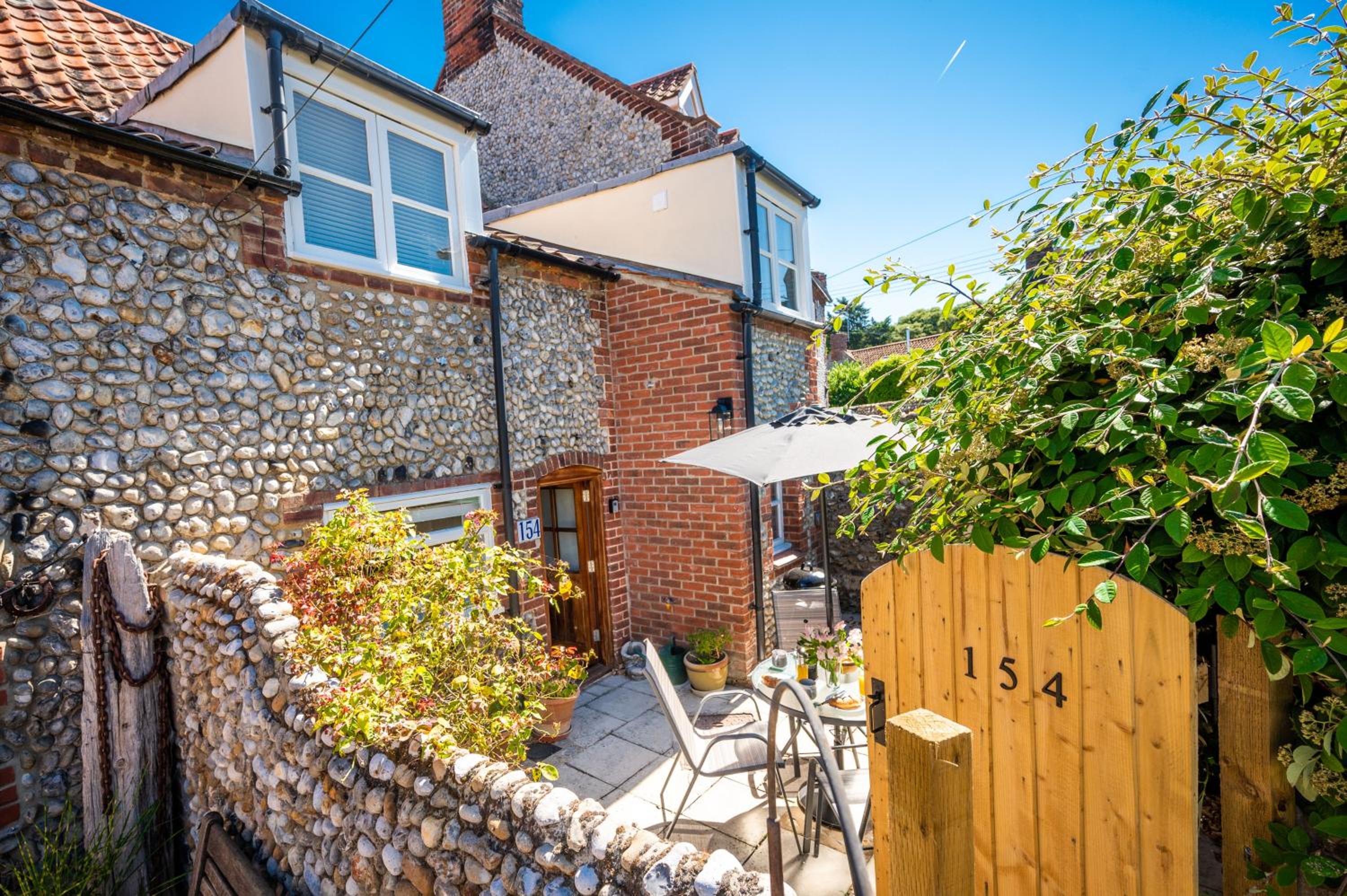 154 Blakeney High Street view 5
