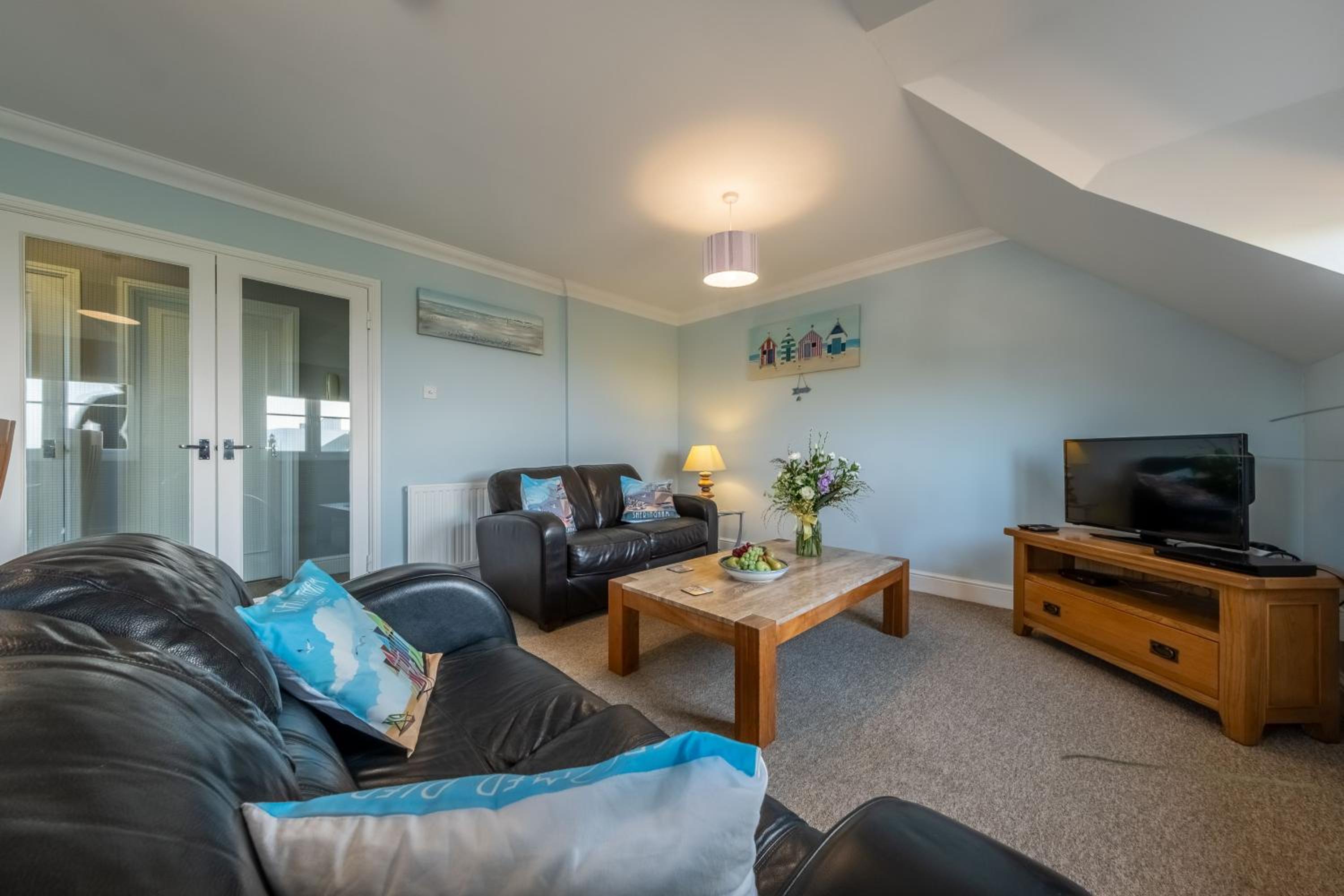 Apartment Eight by the Sea