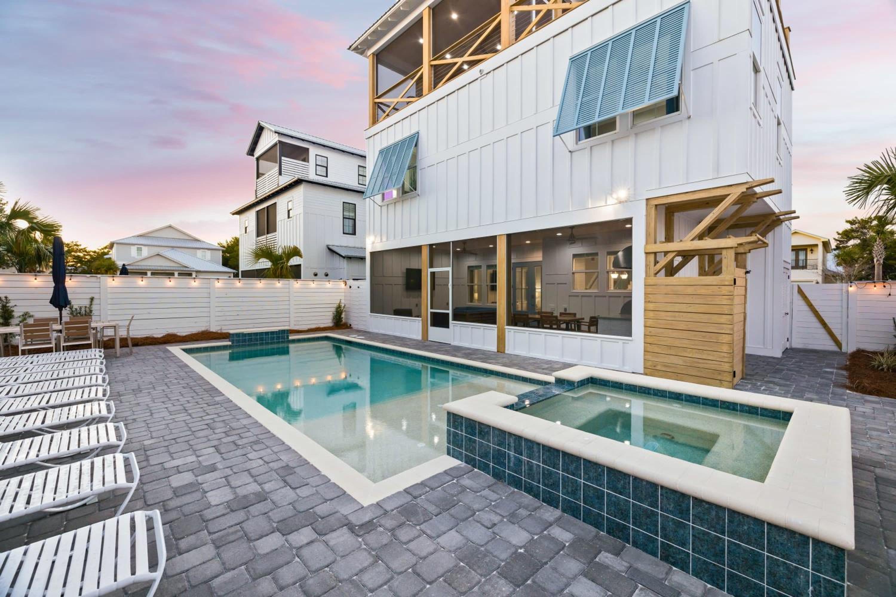 New Private Pool Spa Free Golf Cart 4 Min to Beach view 3