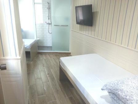K & B Hostel