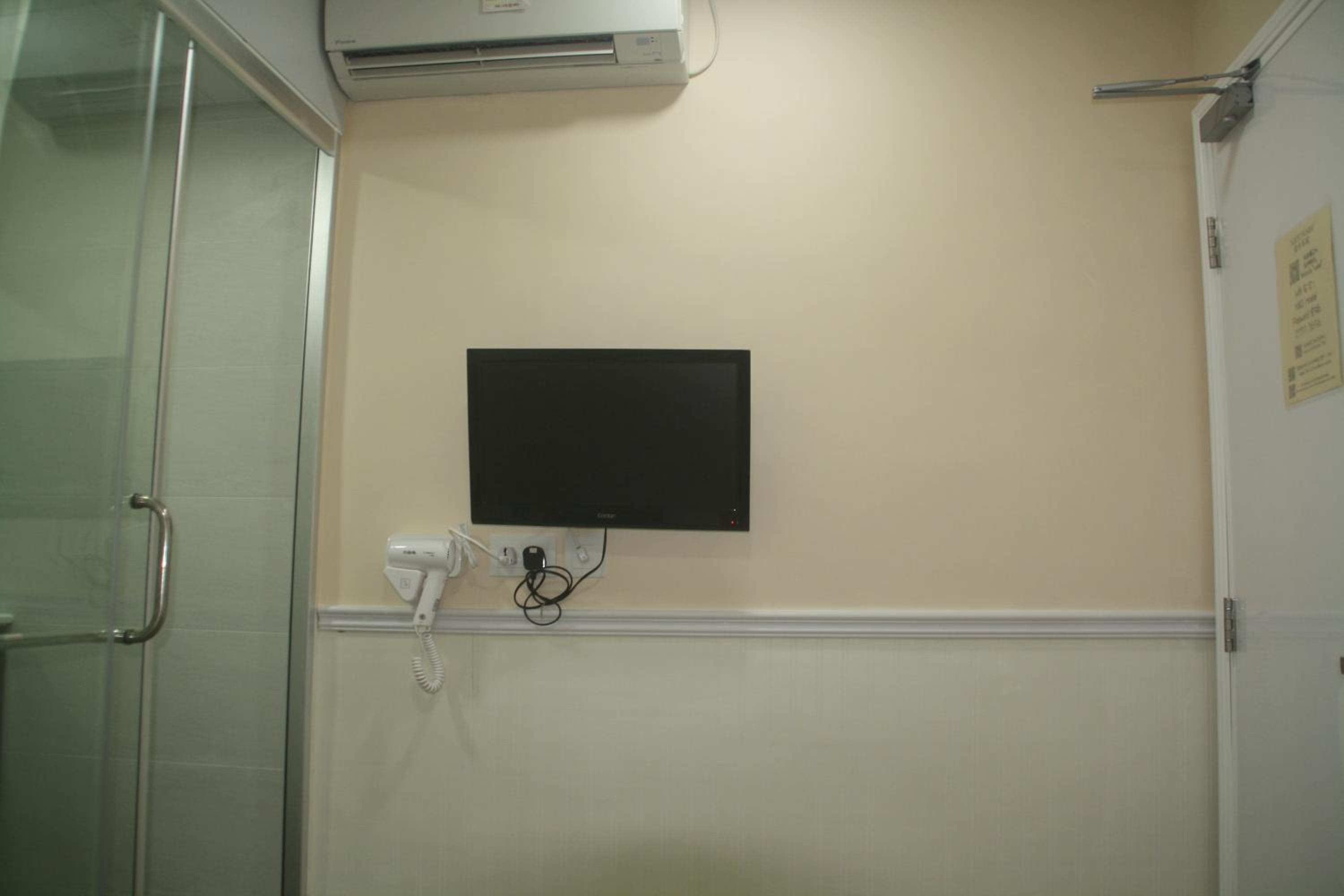 K & B Hostel
