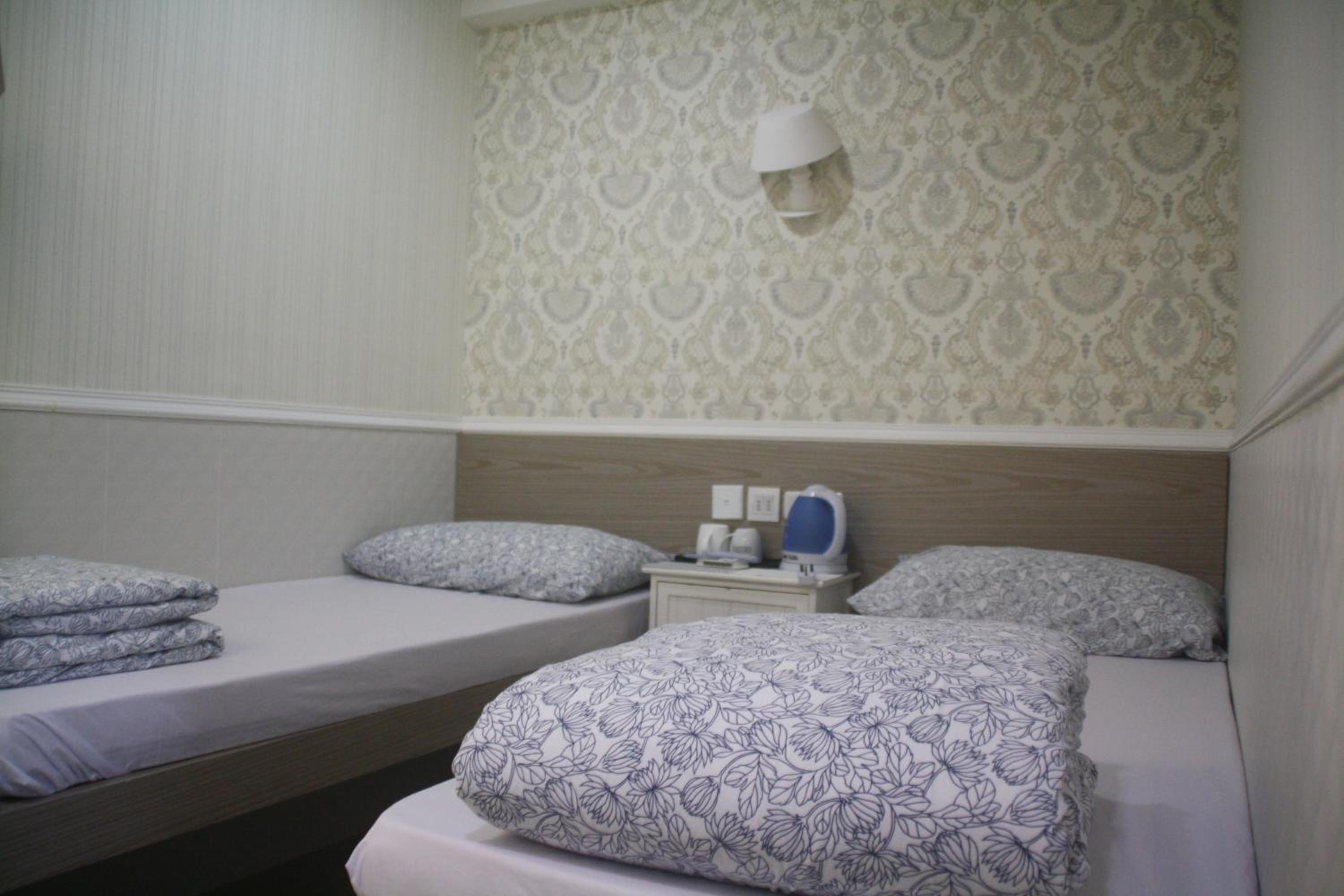 K & B Hostel