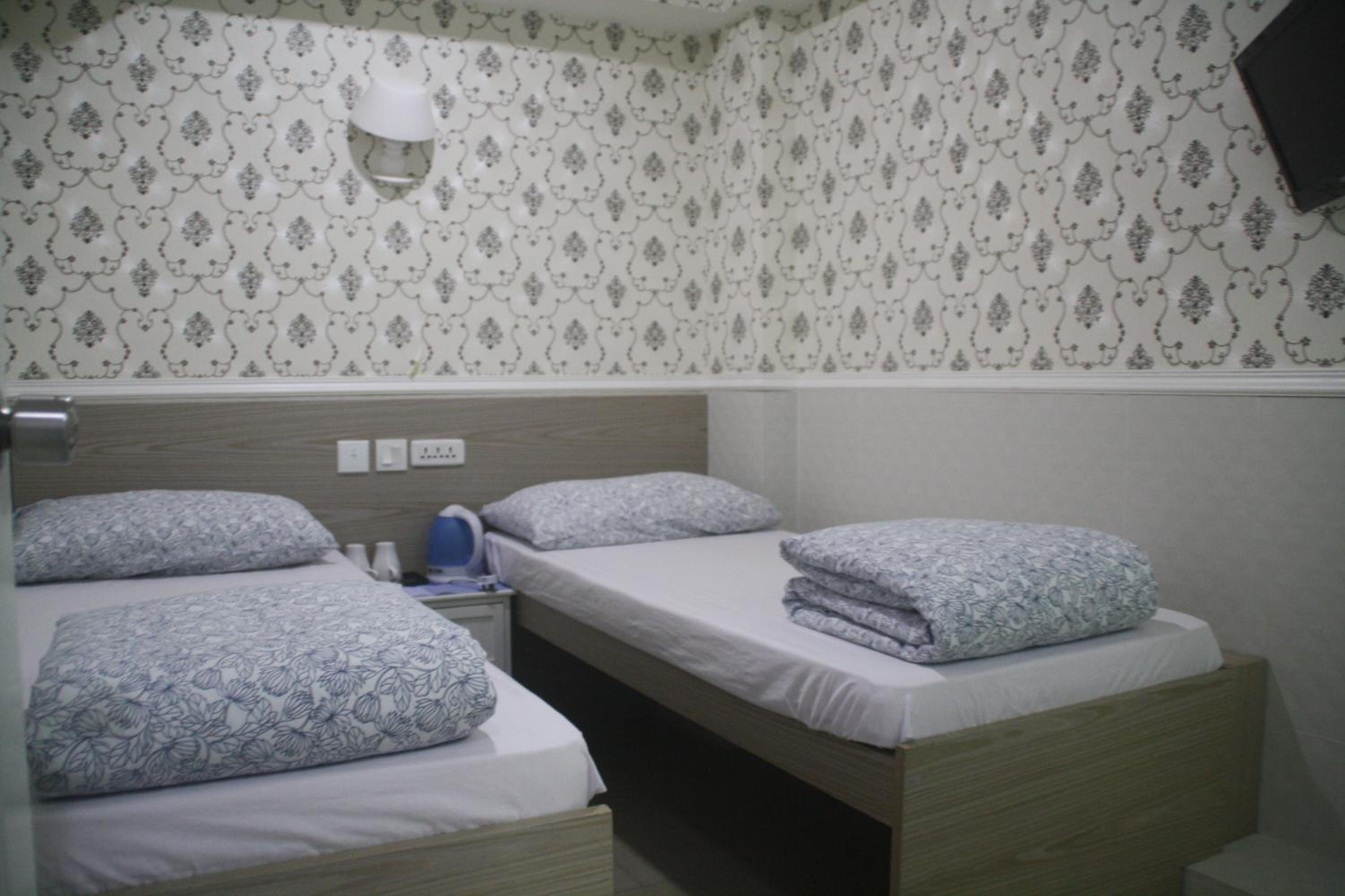 K & B Hostel