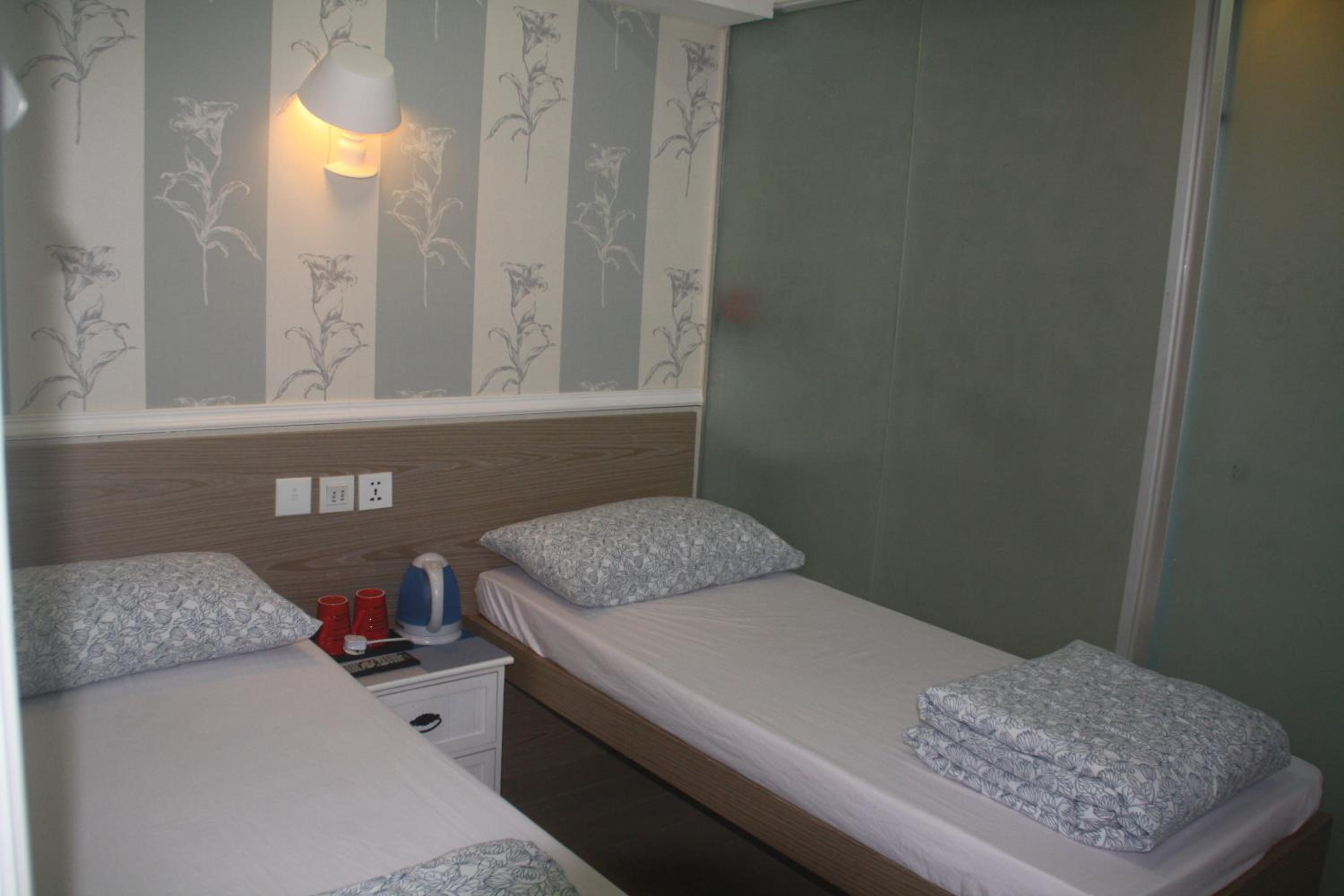 K & B Hostel