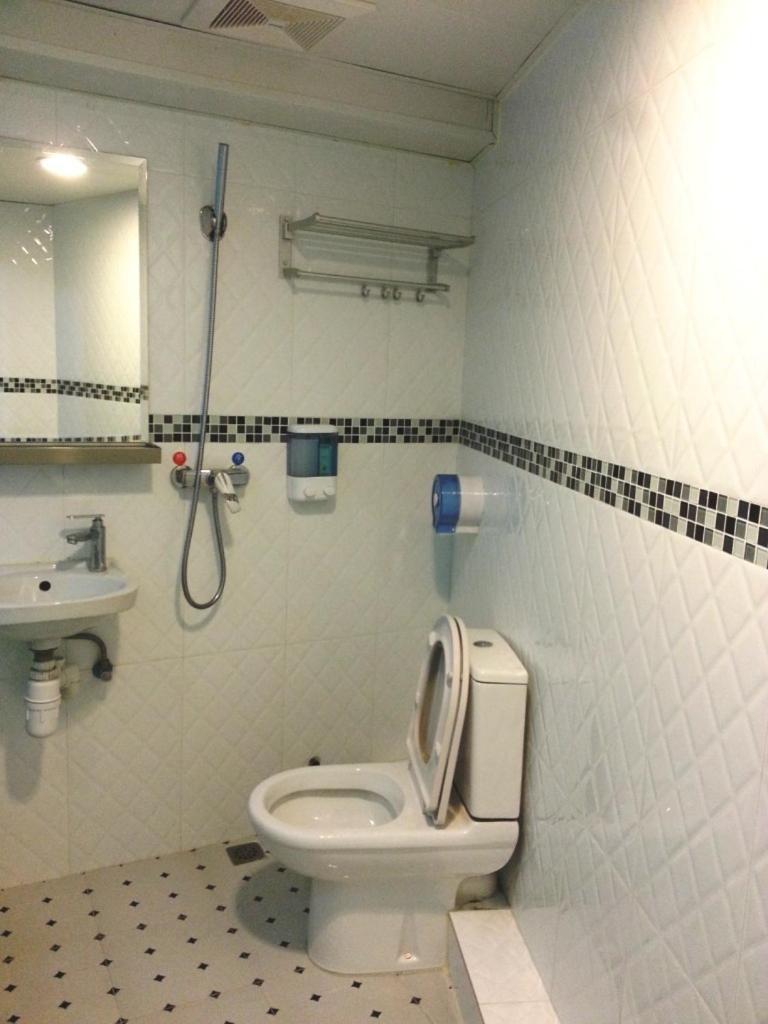K & B Hostel