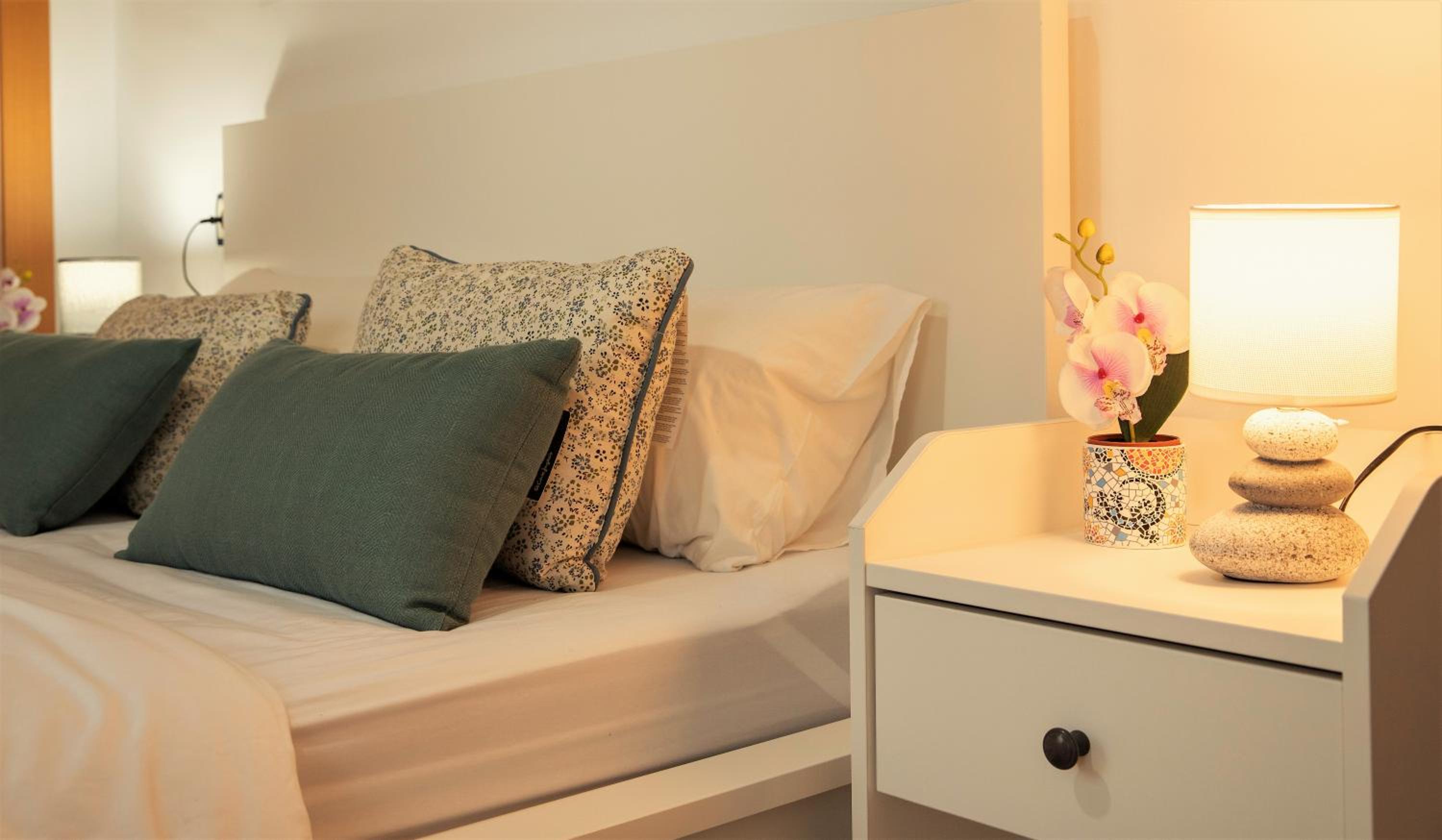 Aparthotel Mediterráneo by NeoHotels-Centro 8 min by Metro