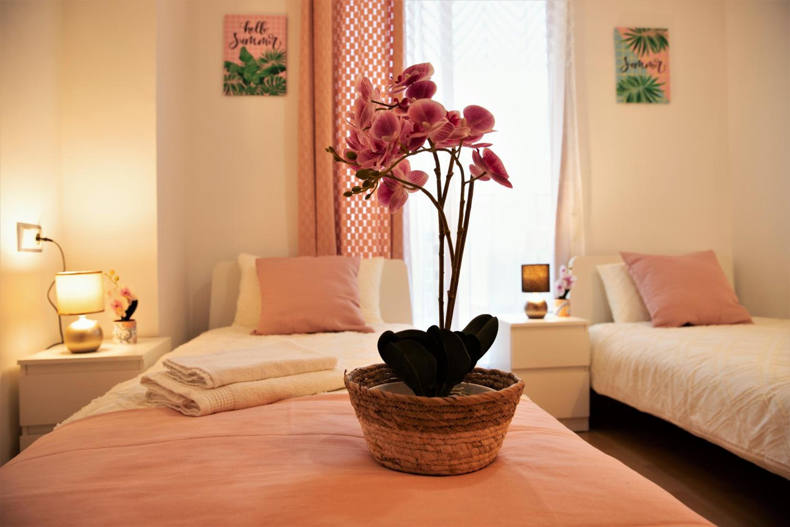 Aparthotel Mediterráneo by NeoHotels-Centro 8 min by Metro