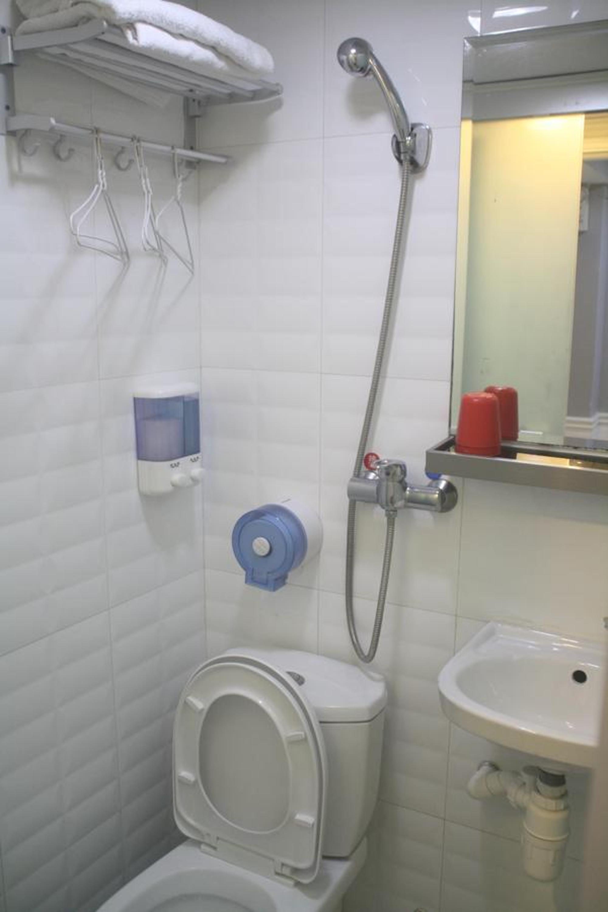 K & B Hostel