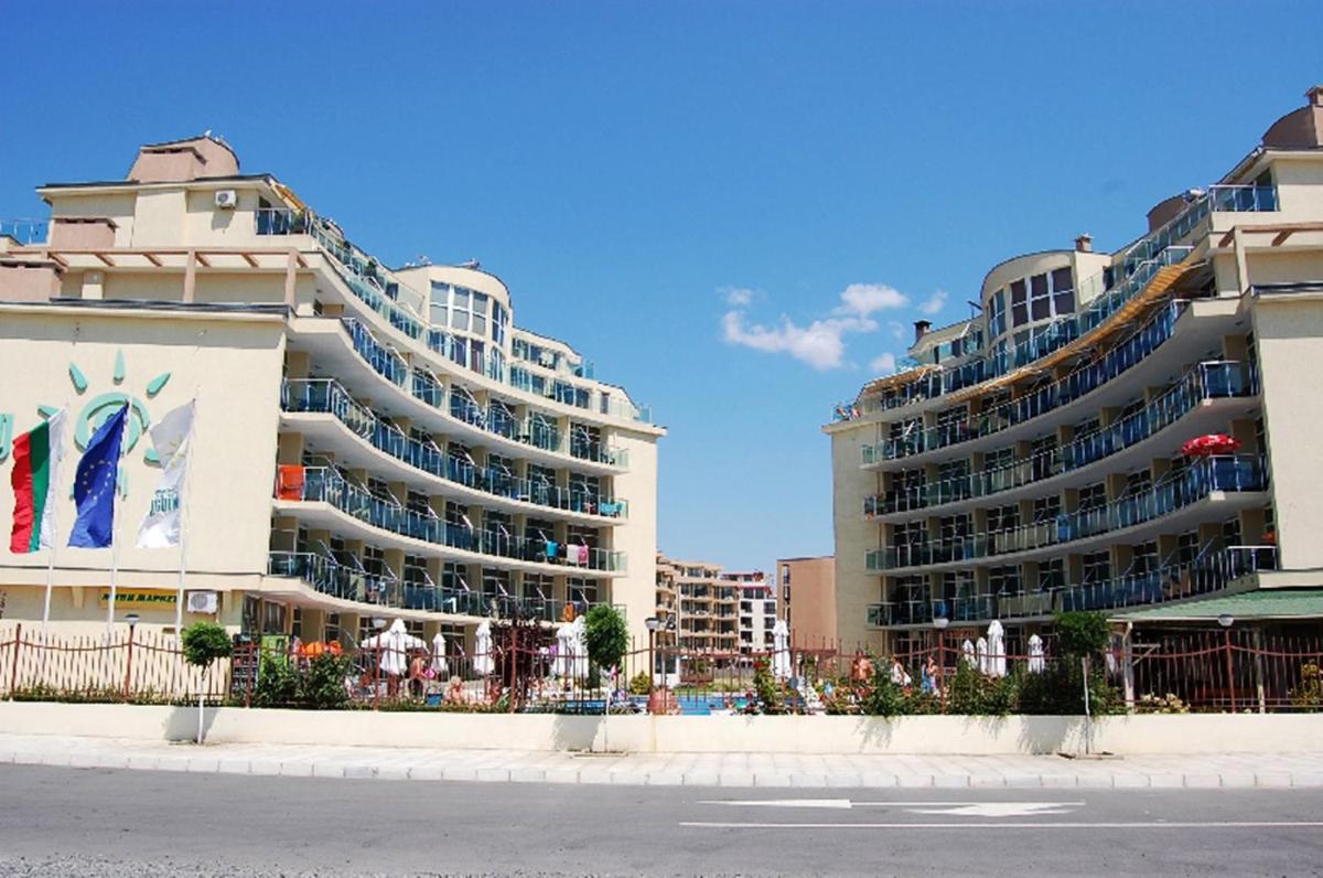 Julia Family - Menada Apartments