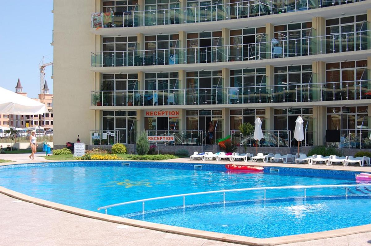 Julia Family - Menada Apartments