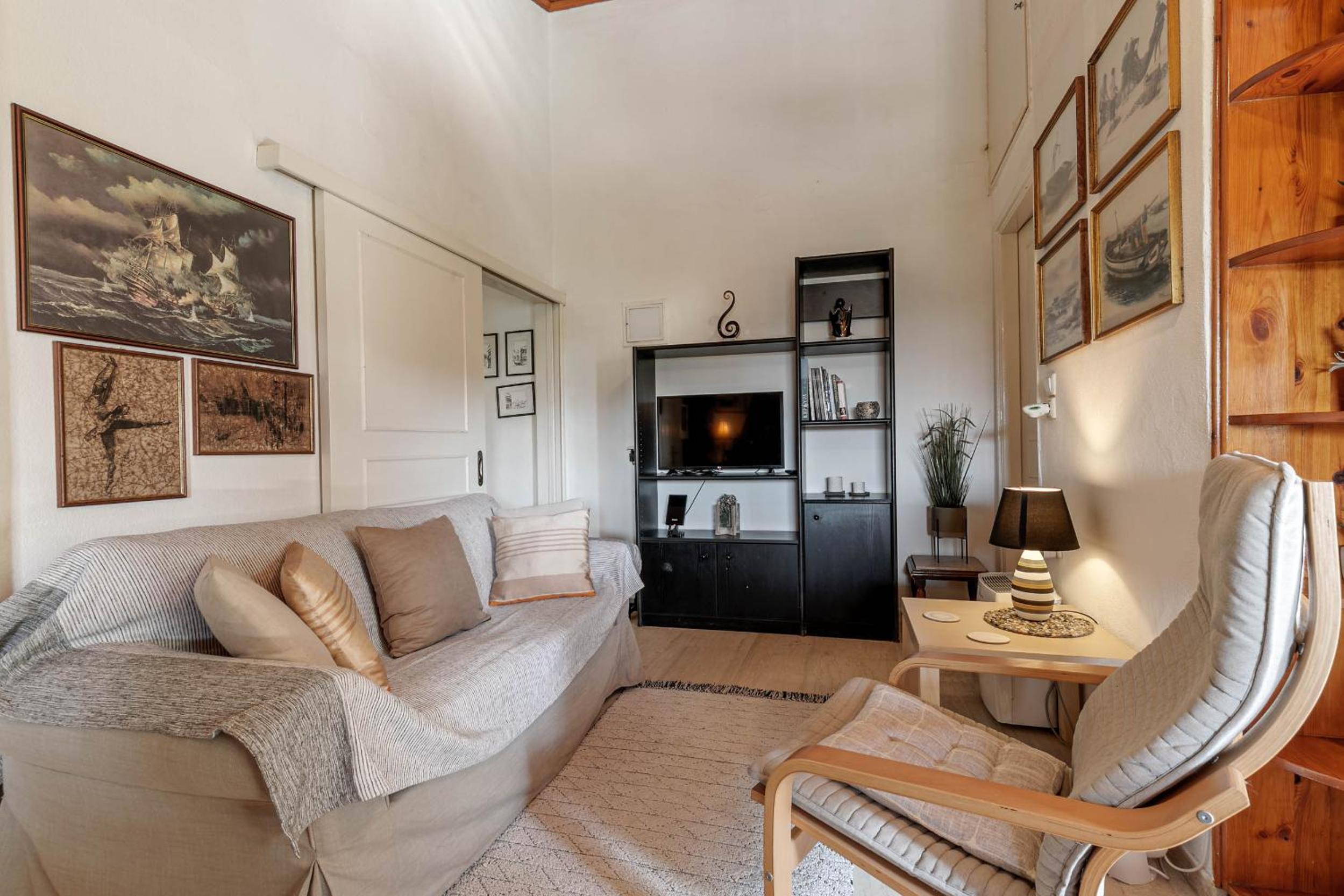 Eutuxia House