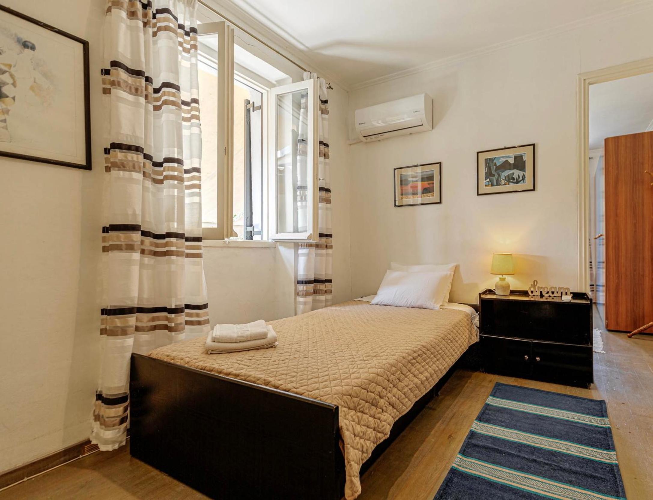 Eutuxia House