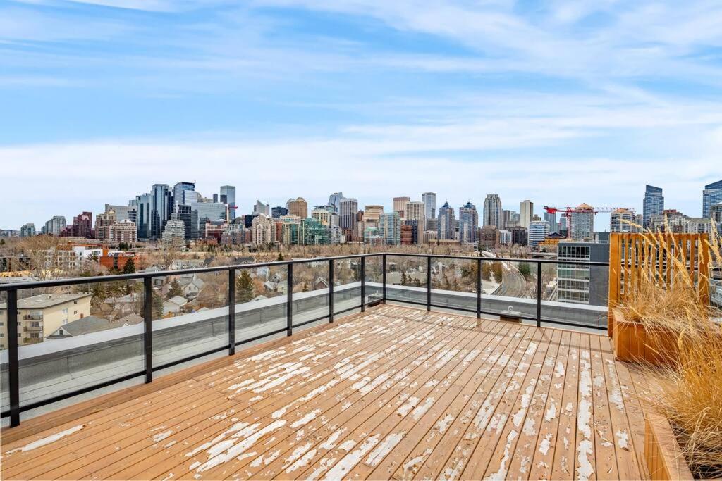 Stylish Serenity 1BR Kensington Condo wParking